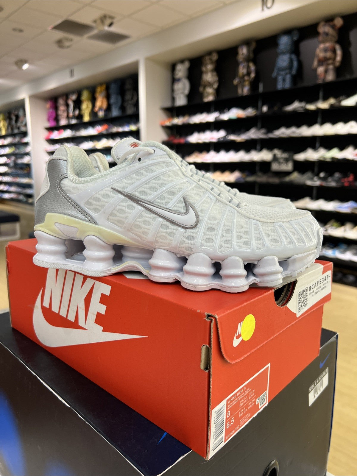 Nike Shox TL White/ Metallic Silver Women’s Sz 8 DEFECT YELLOWING