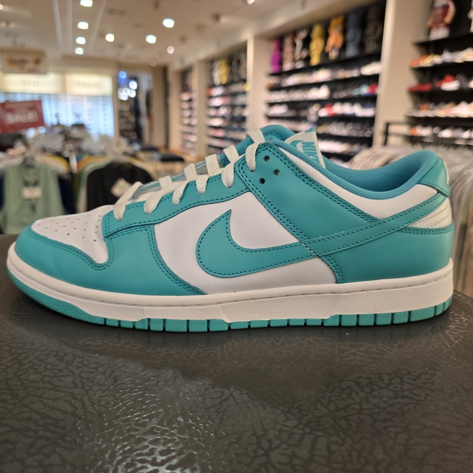 Size 10 - Nike Dunk Low Clear Jade 2023 DV0833-101