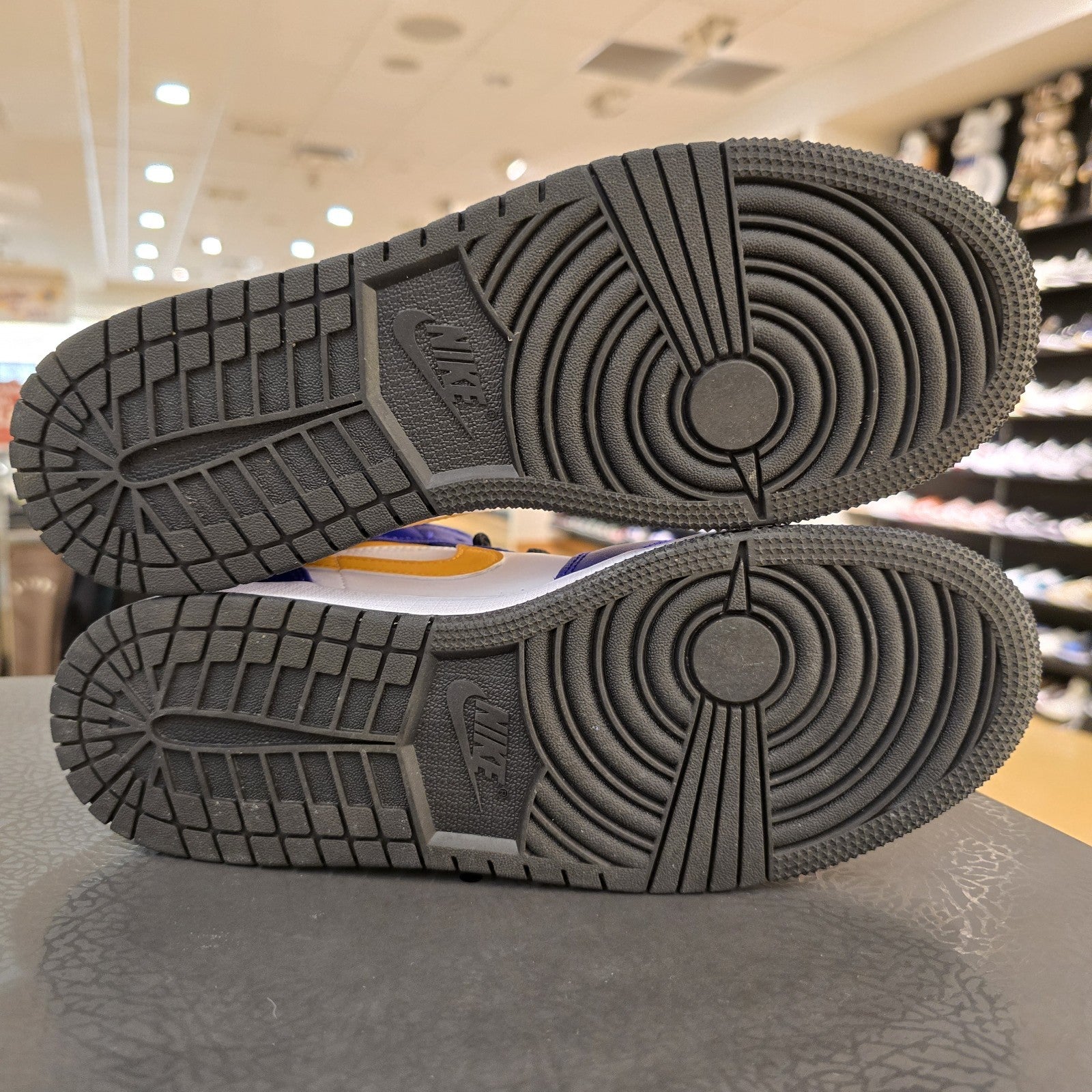 Size 7 (GS) - Jordan 1 Mid Lakers 2022 - DQ8423-517