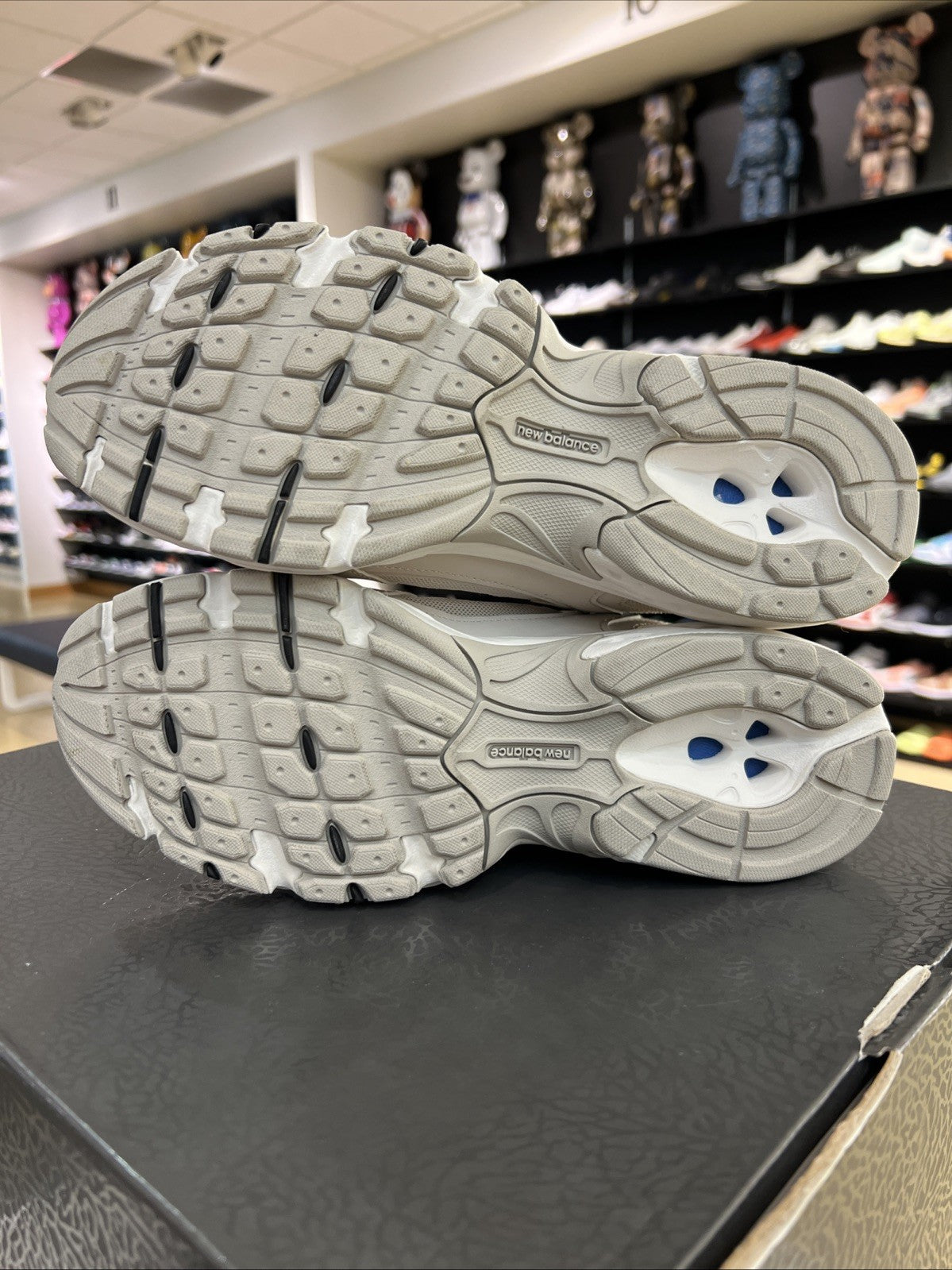 New Balance 530 Moonbeam Sea Salt MR530SH Sz 7.5 USED NO BOX