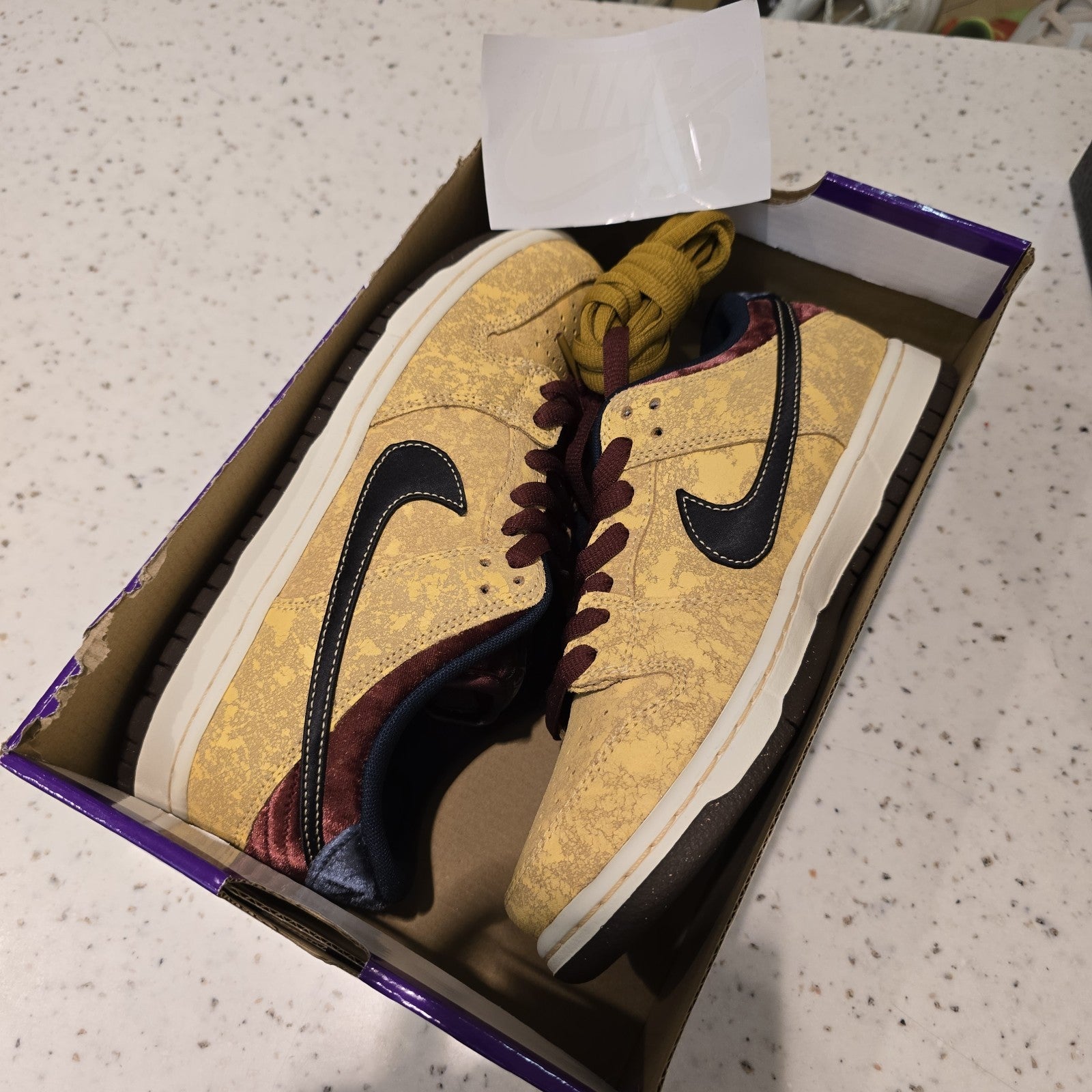 Size 8 - Nike Dunk SB Low City of Cinema