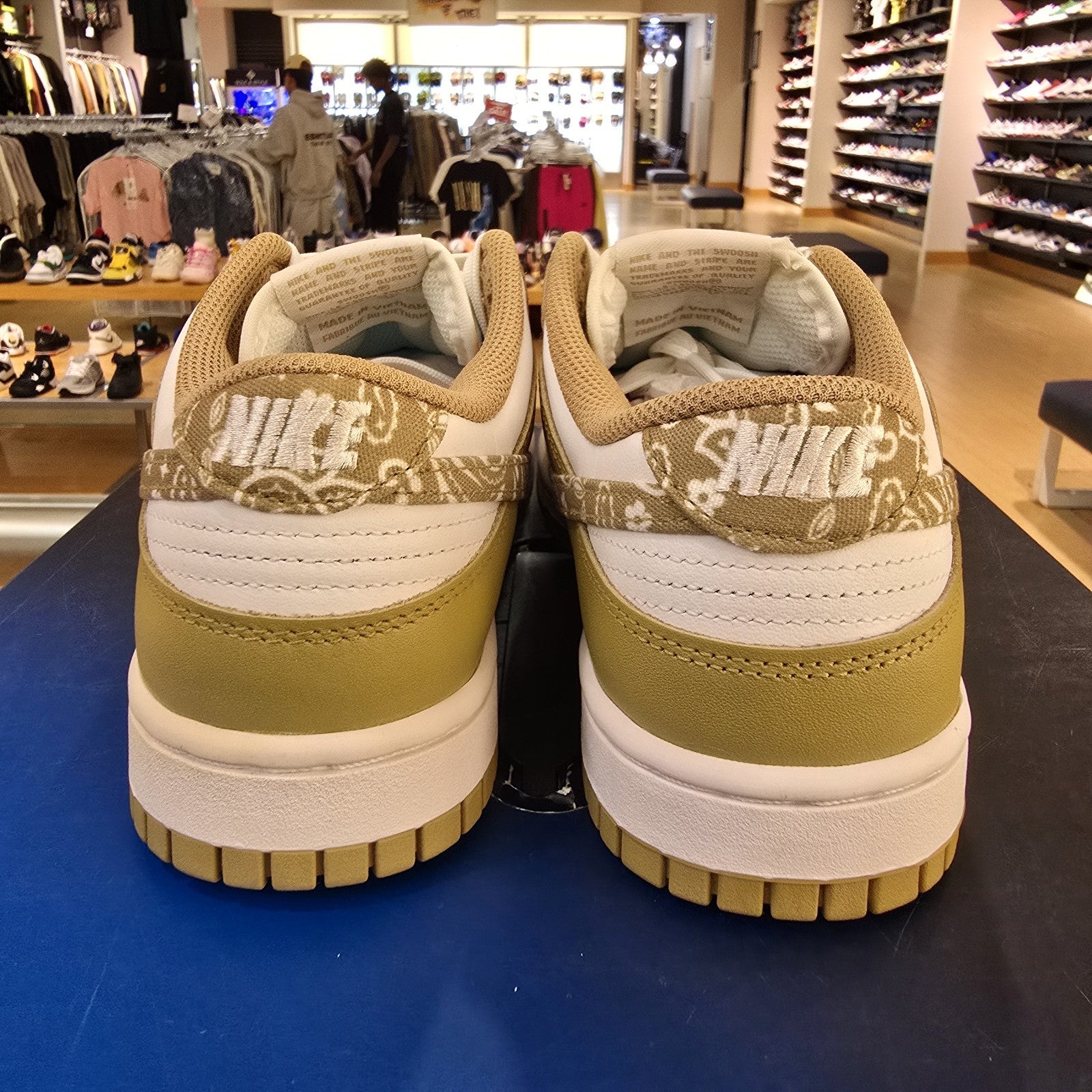Nike Dunk Low Barley Paisley Women's SZ 8/6.5M YELLOWED