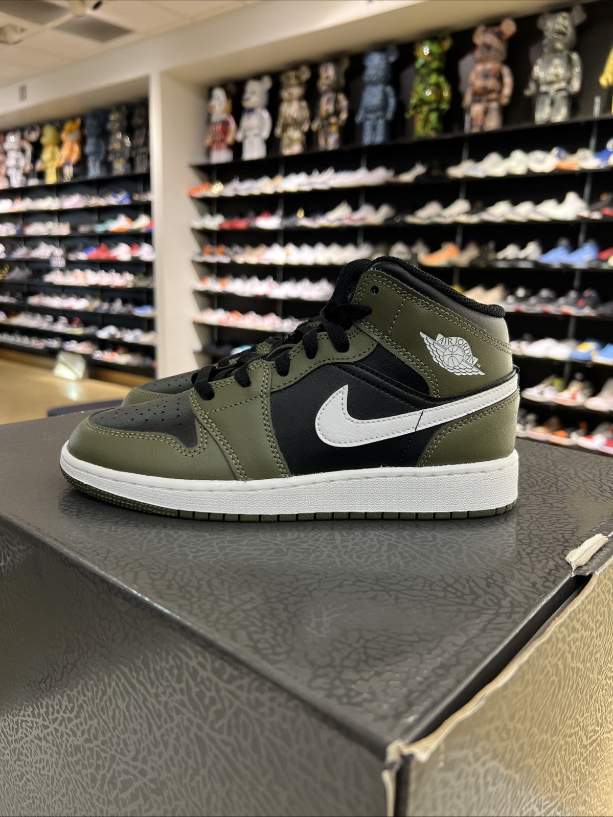 Nike Air Jordan 1 Mid (Black/Medium Olive/White) Sz 5Y