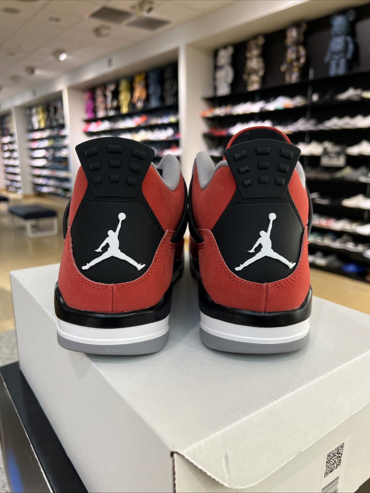 Air Jordan 4 Retro Toro Bravo Fire Red Sz 10 USED REP BOX