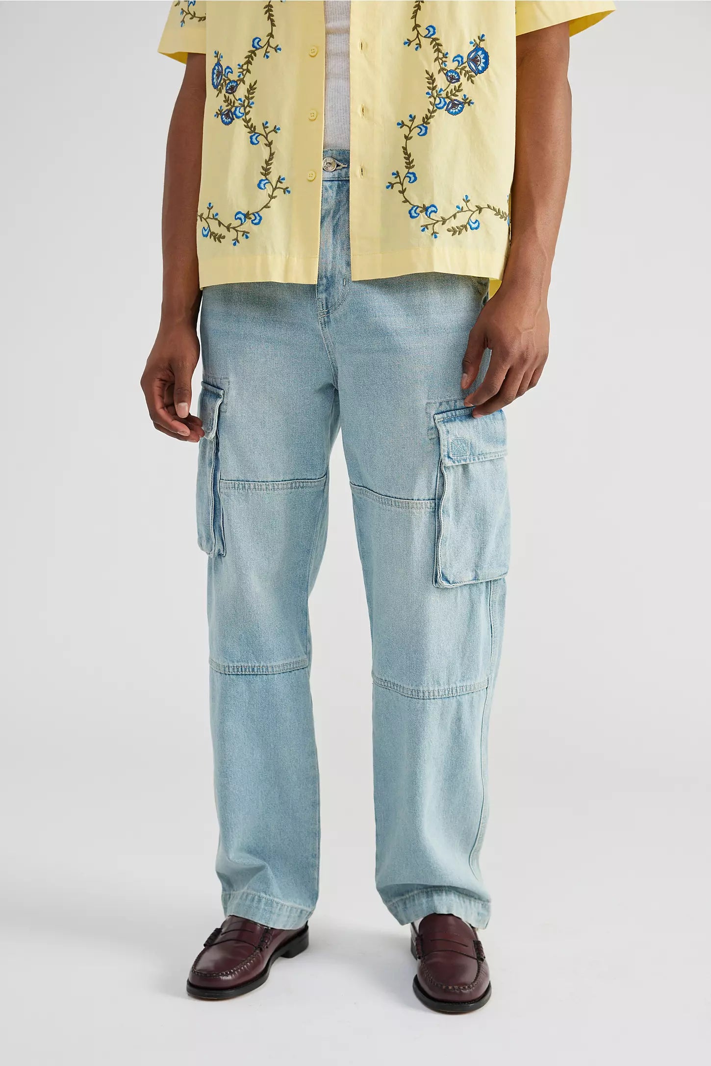 BDG Baggy Skate Fit Light Wash Cargo Denim Jeans Sz 32