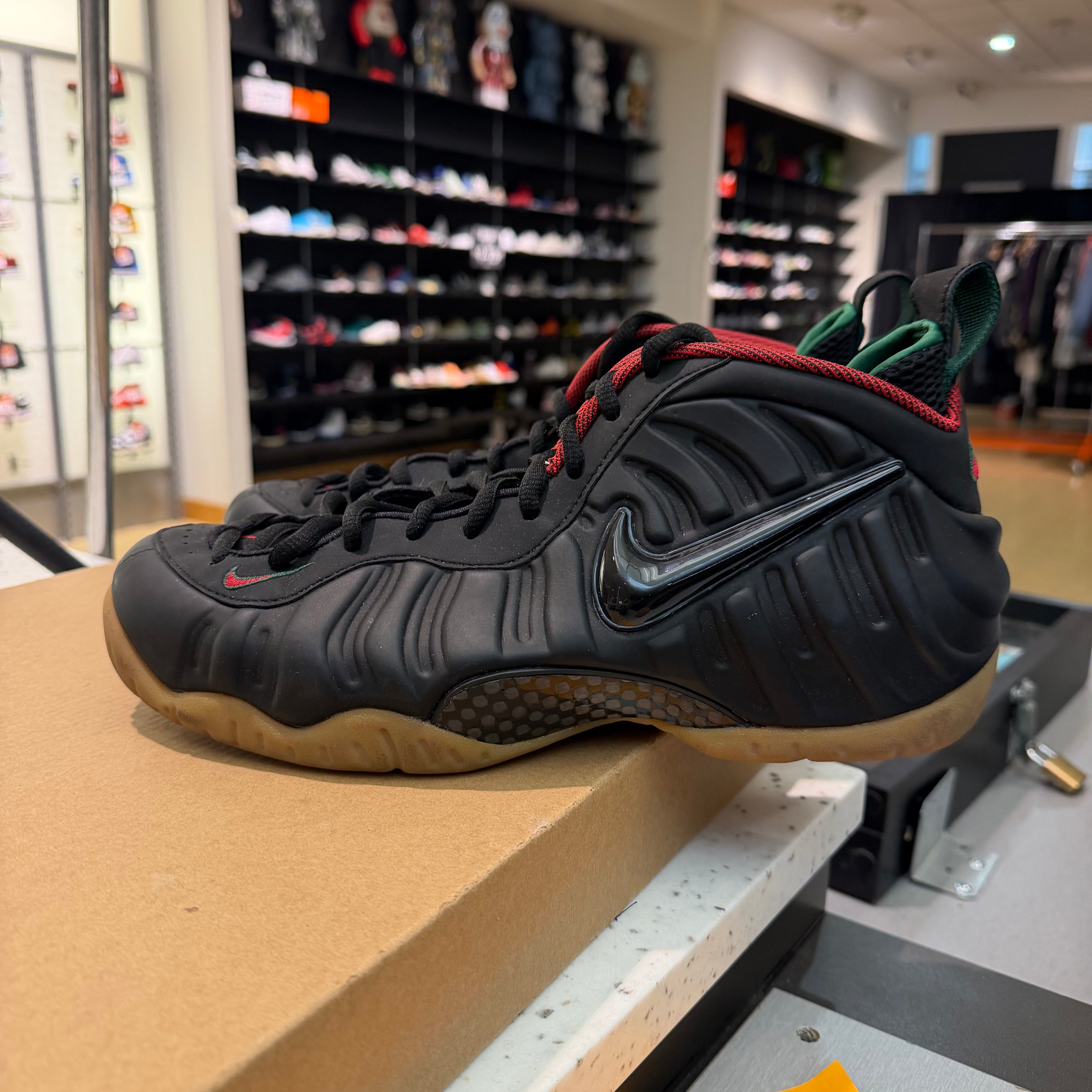Nike Foamposite Gucci Sz 11 (Used)