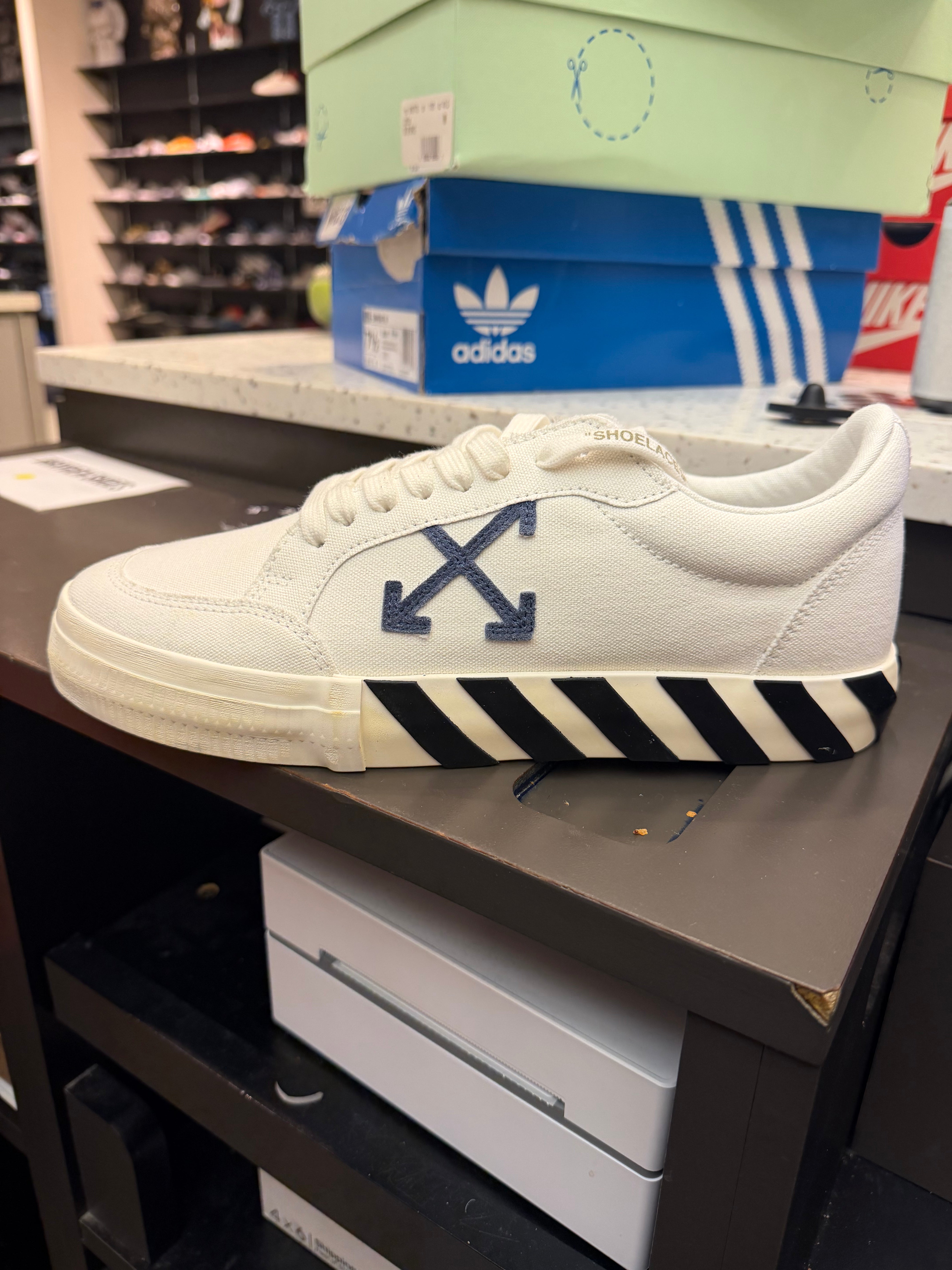 Off-White Low Vulcanized Canvas Sz 9 (Used)