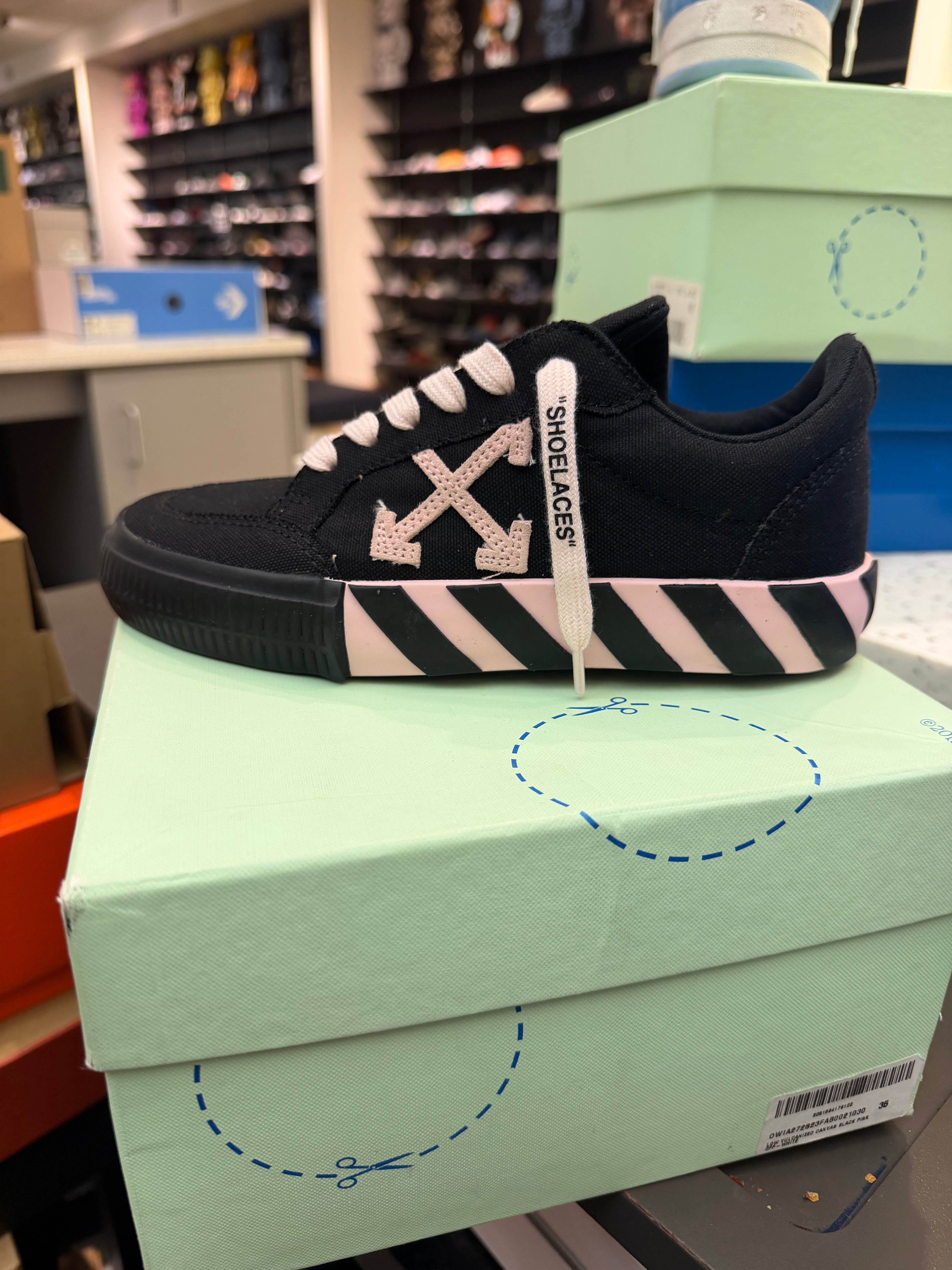Off White Vulcanized Canvas Low Black Pink Sz 5