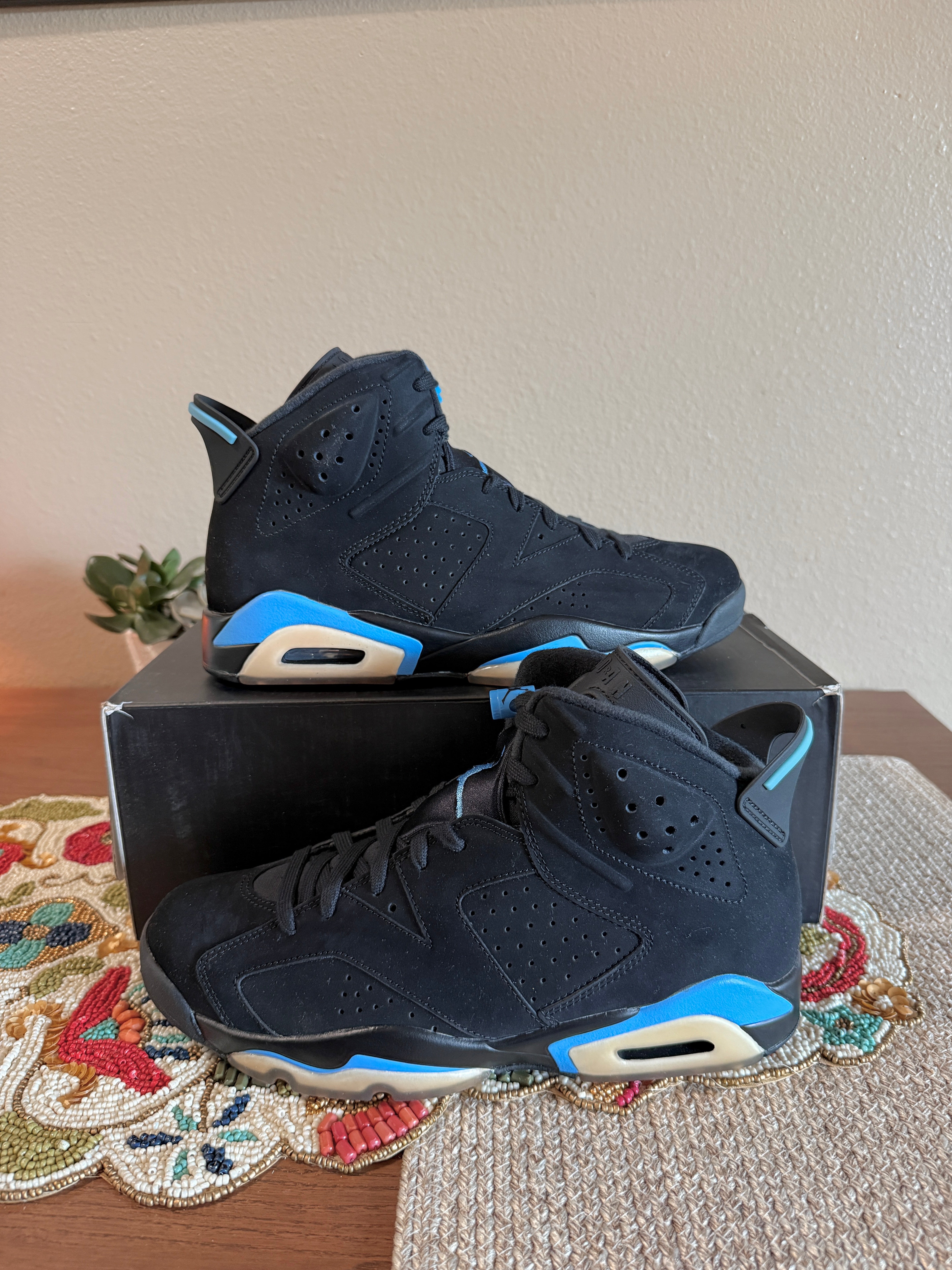 Jordan 6 Retro UNC Size 9 YELLOWING
