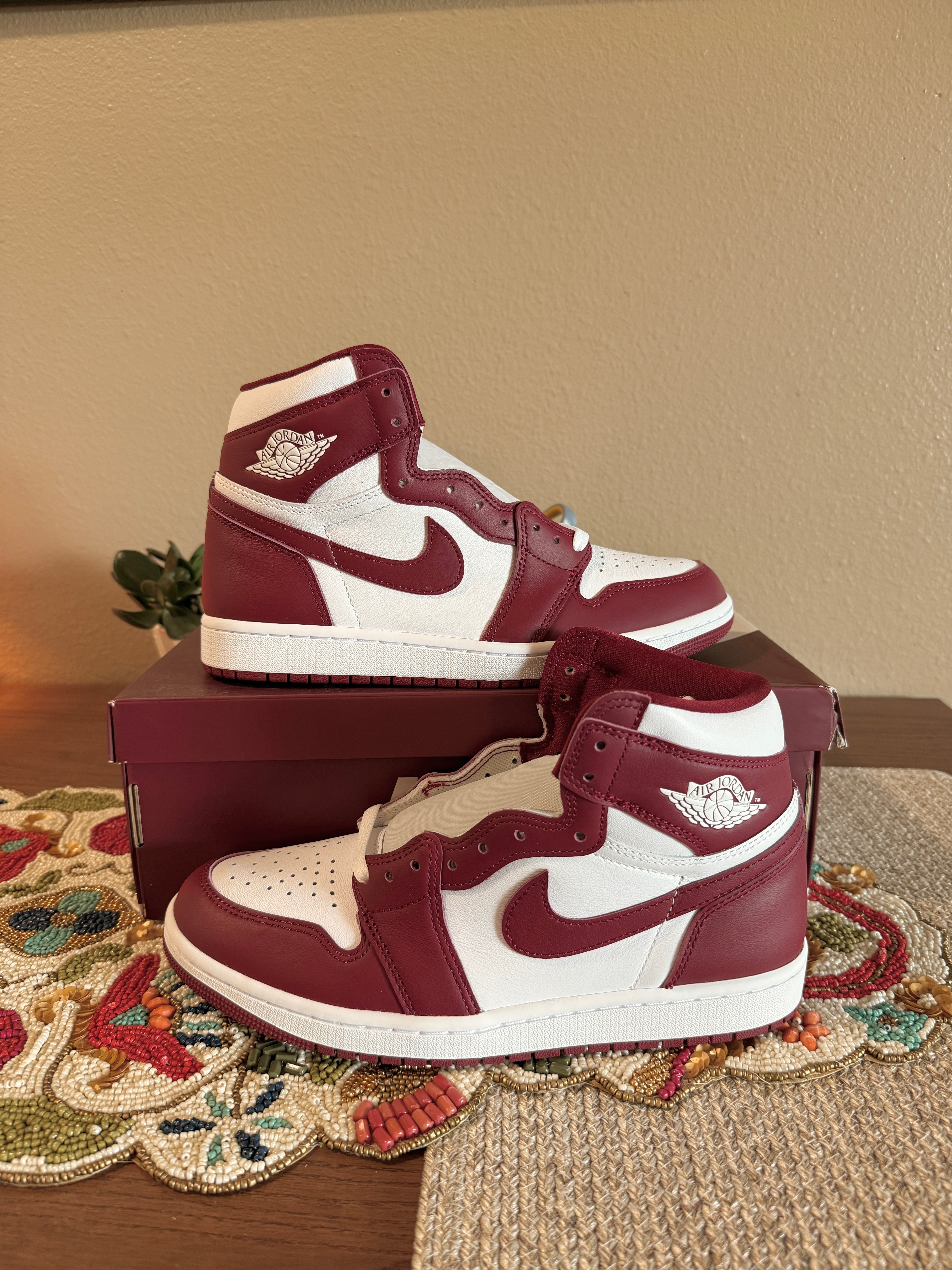 Jordan 1 Retro High OG Artisanal Red Size 9
