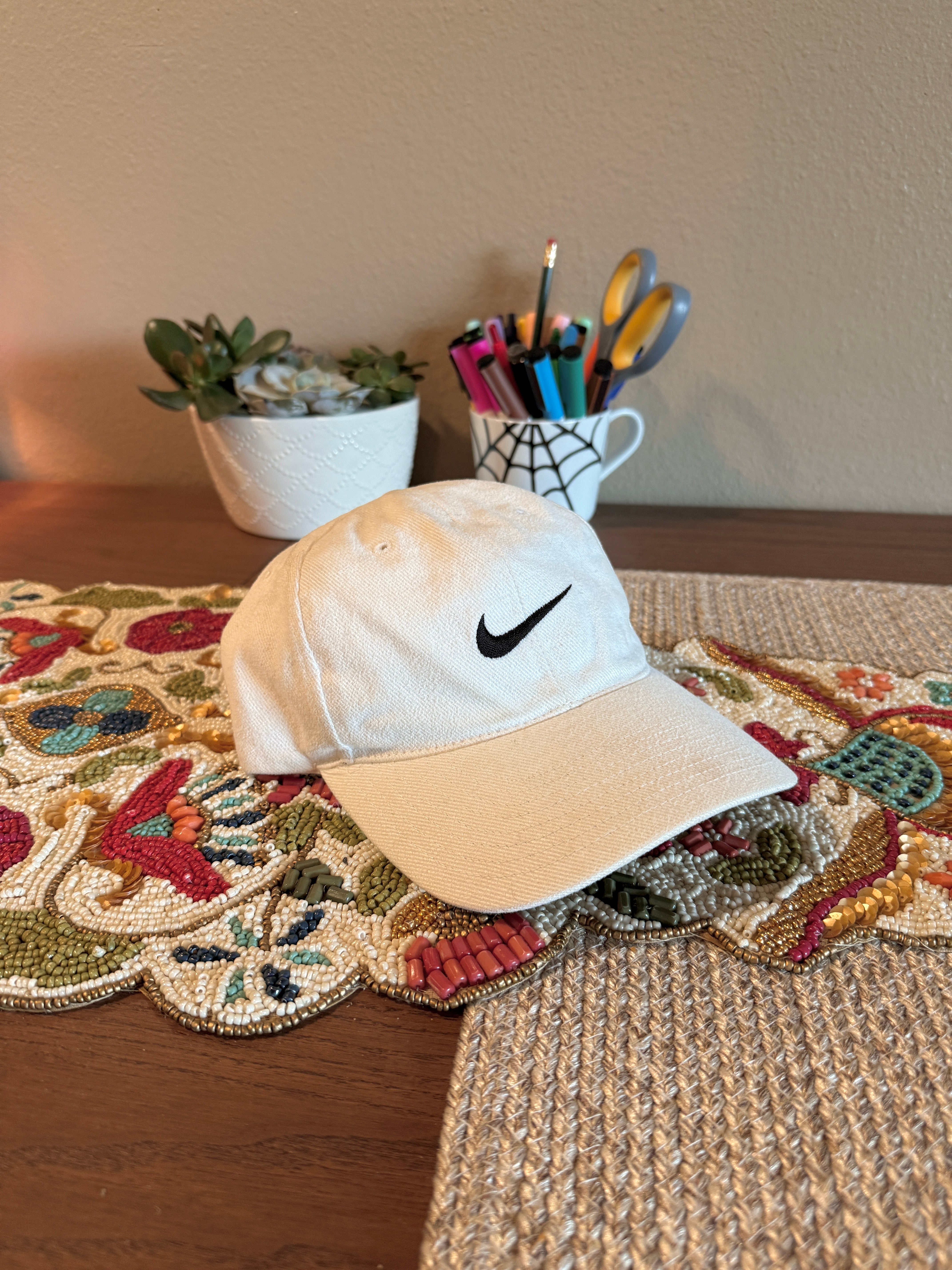 Y2K Nike White / Black Swoosh Snapback Hat