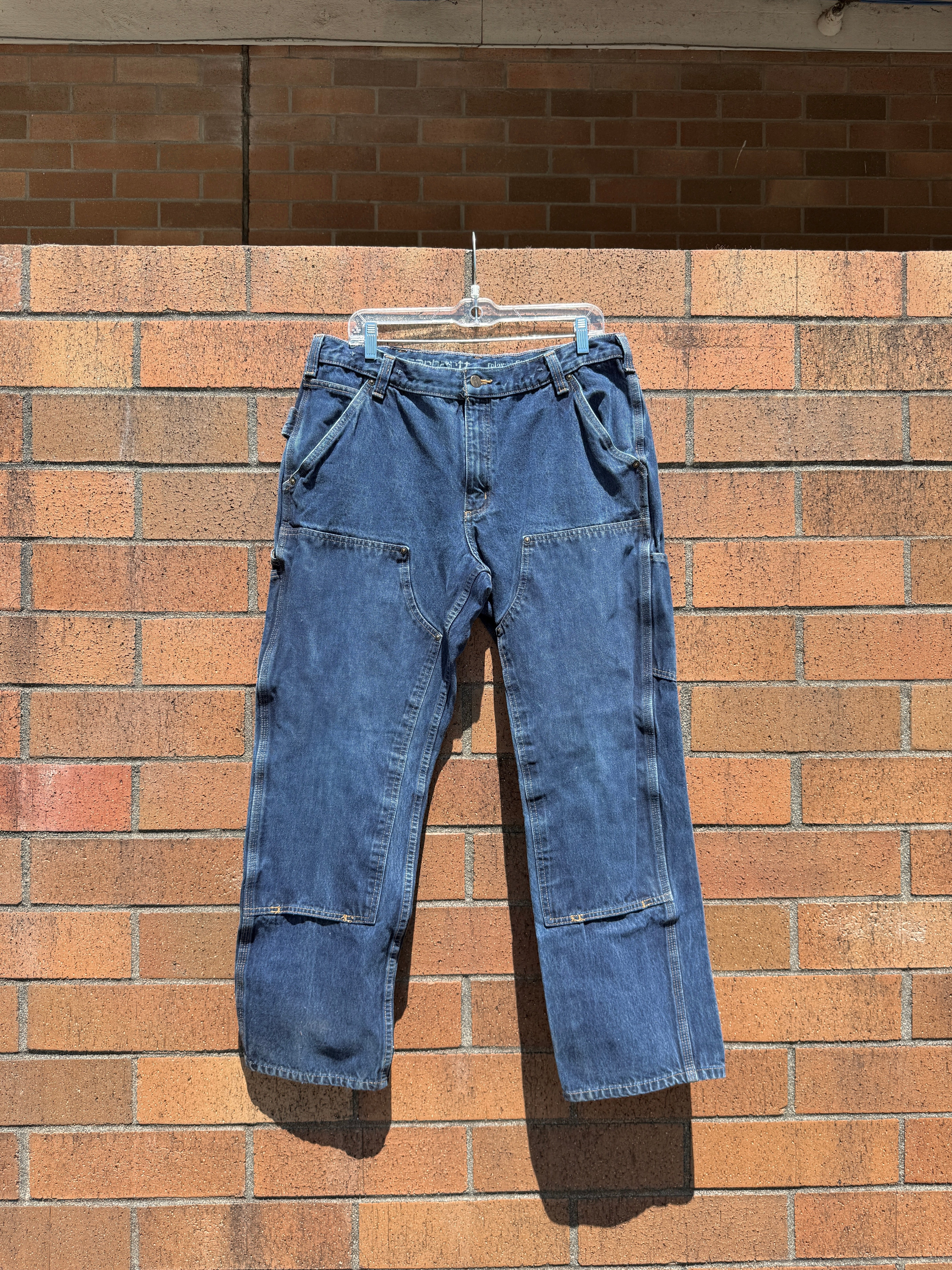 Cahartt Relaxed Fit Medium Wash Denim Double Knees Size 36x30