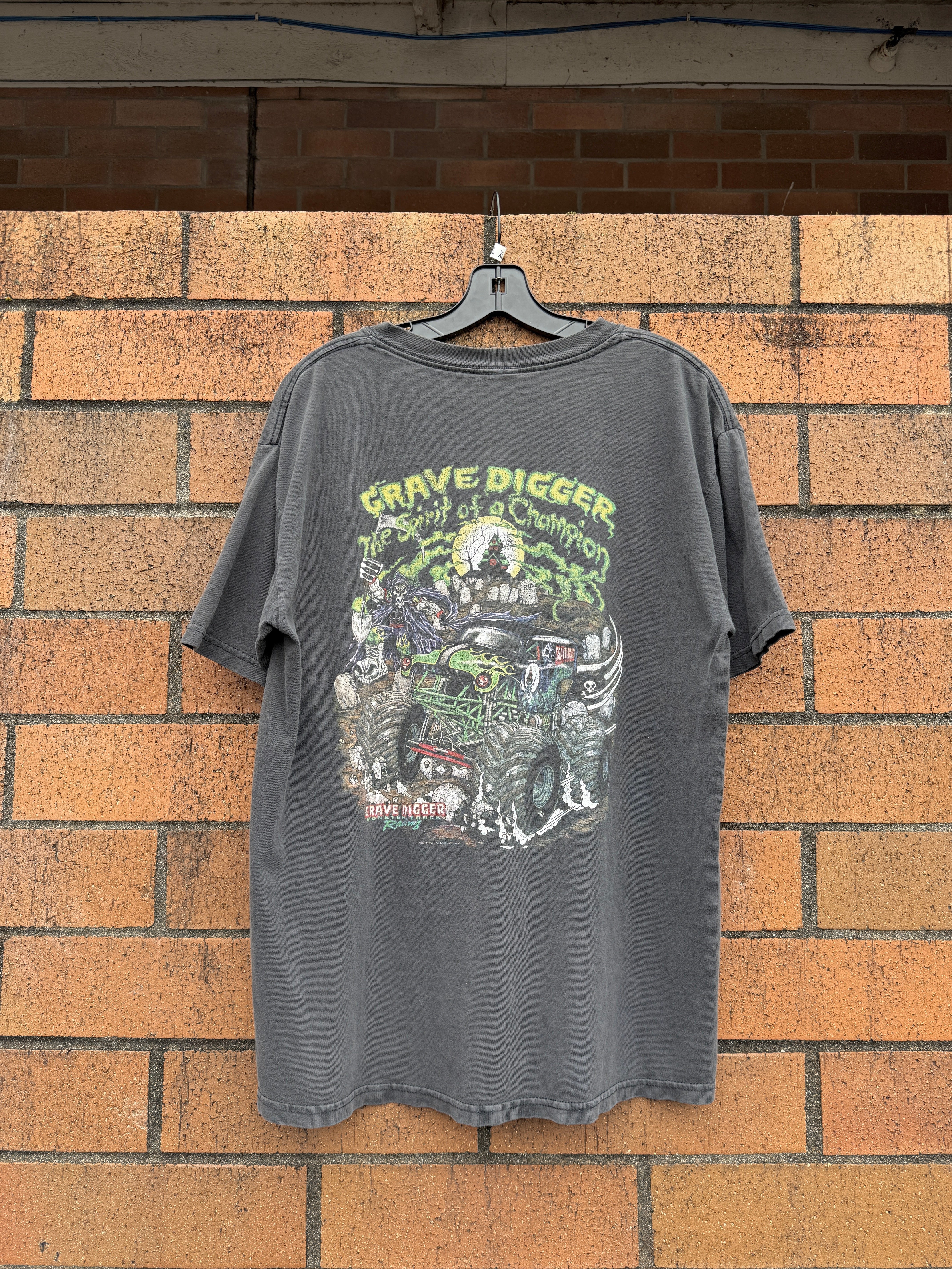2004 Gravedigger Spirit of a Champion Tee Size XL