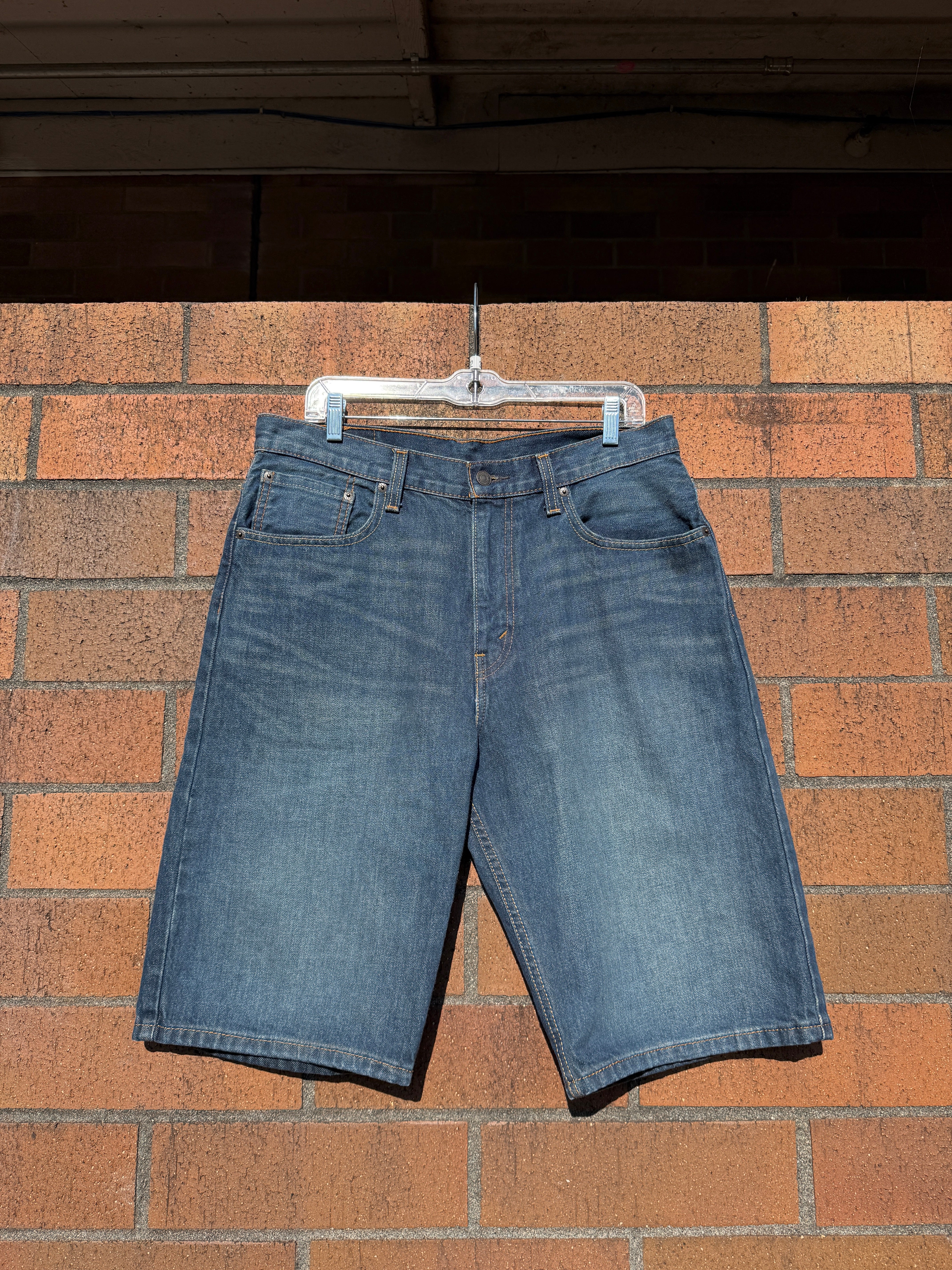 Levi's 569 Dark Wash Denim Jorts Size 32
