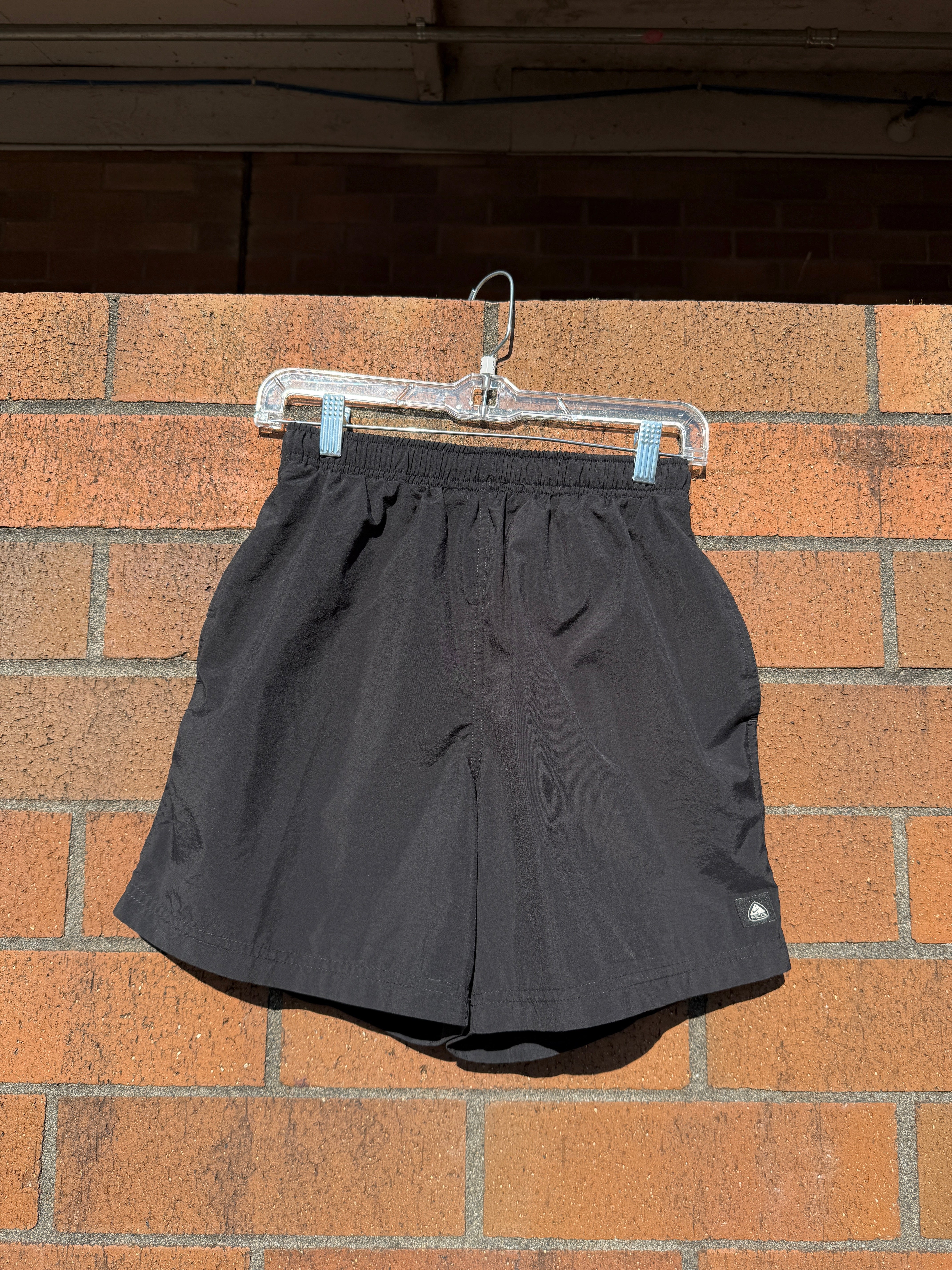 2001 Nike ACG Black Nylon Shorts Sz Youth Small