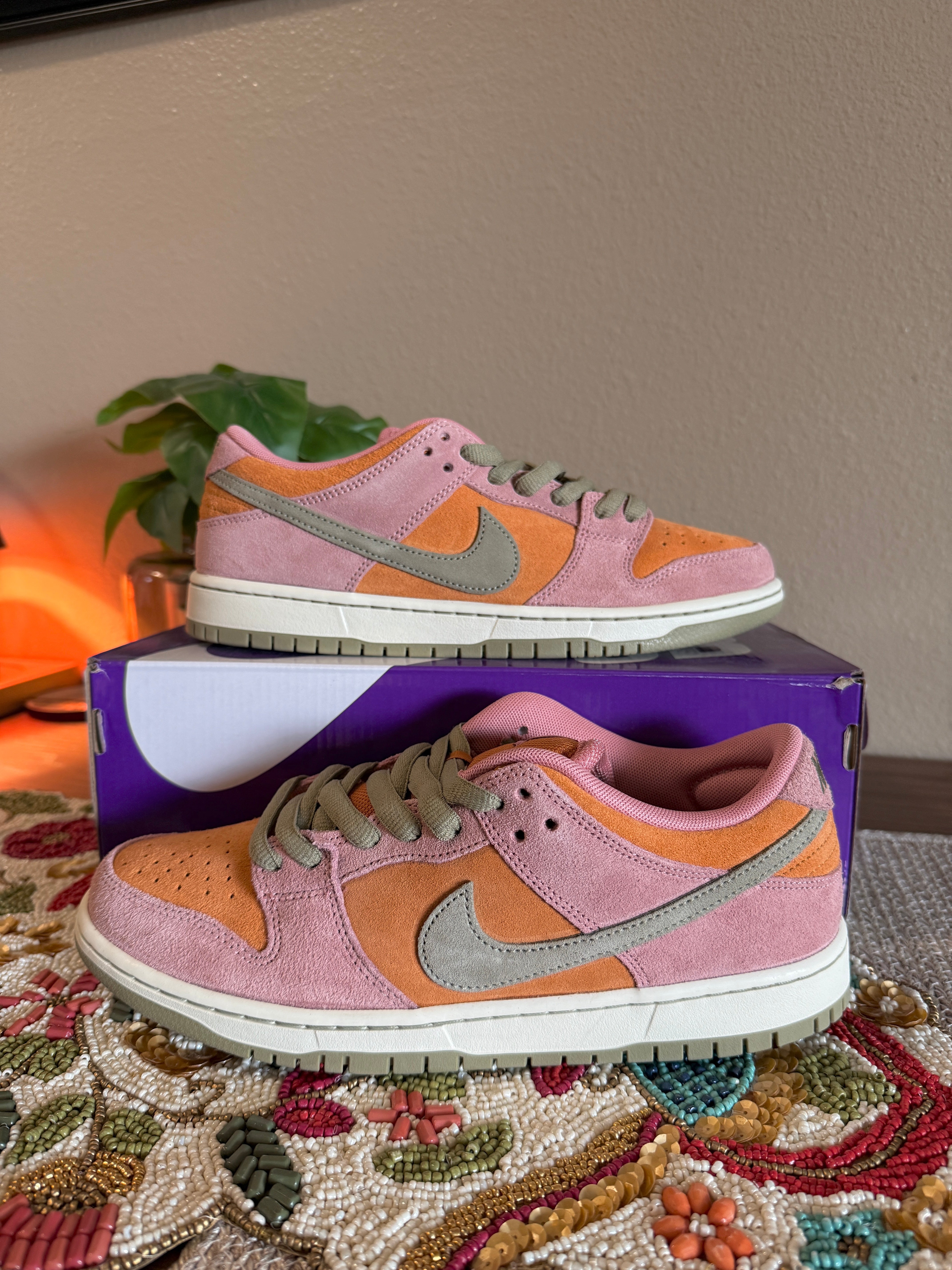 Nike SB Dunk Low Red Stardust Size 9