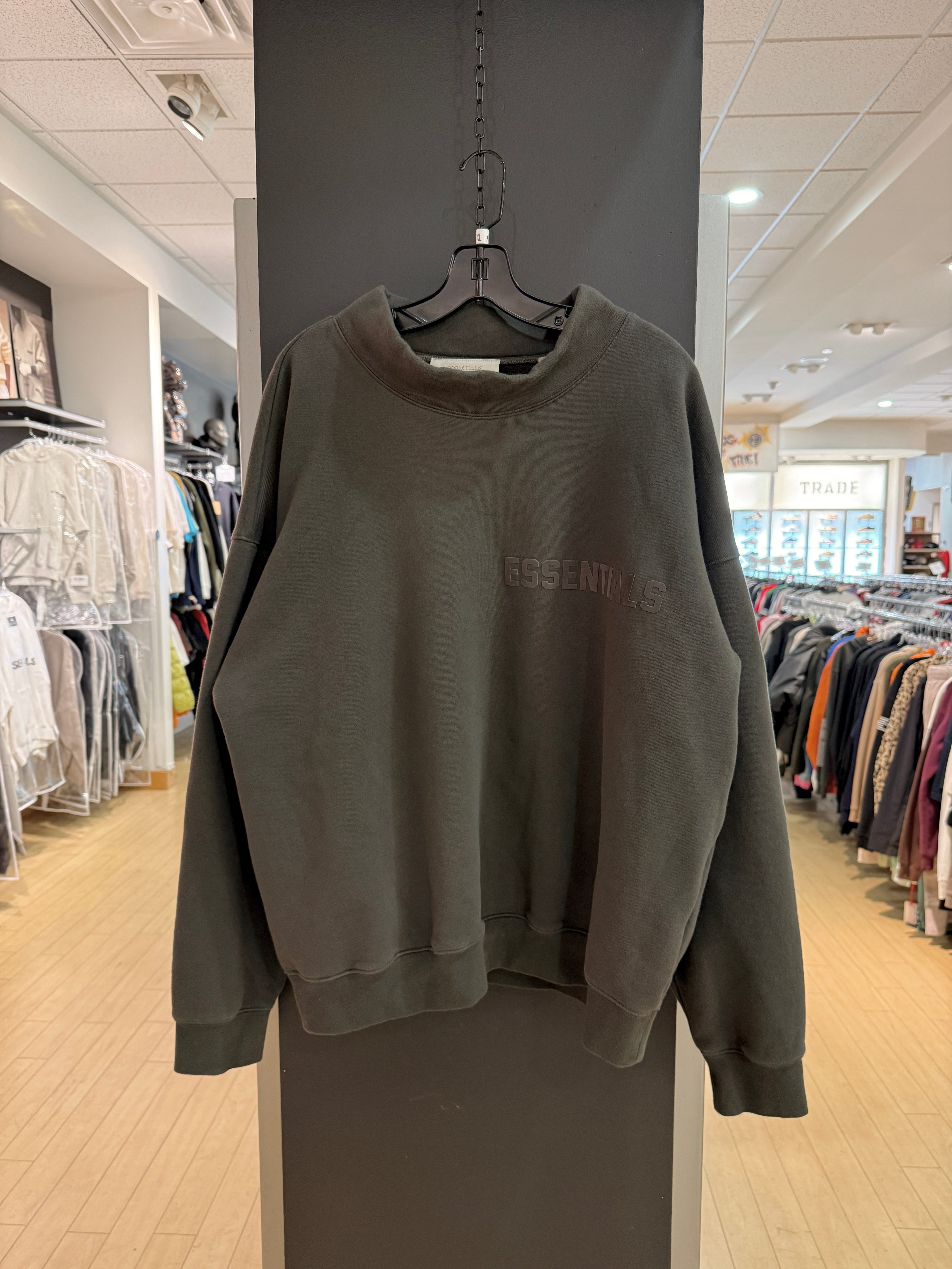 Fear of God Essentials Mockneck Sweatshirt Off Black Size XL