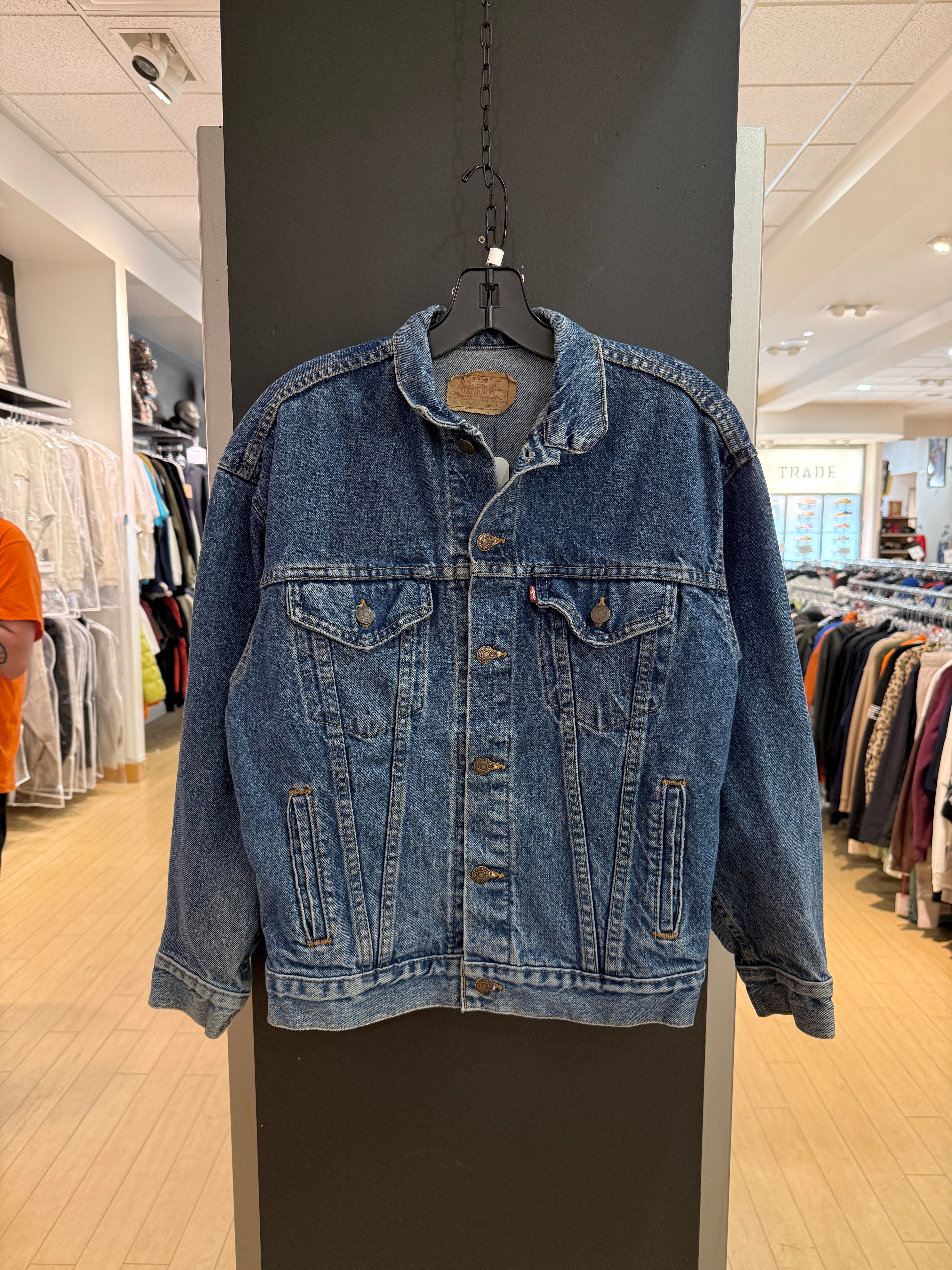 90s Levi's Type 3 Medium Wash Denim Trucker Jacket Size L