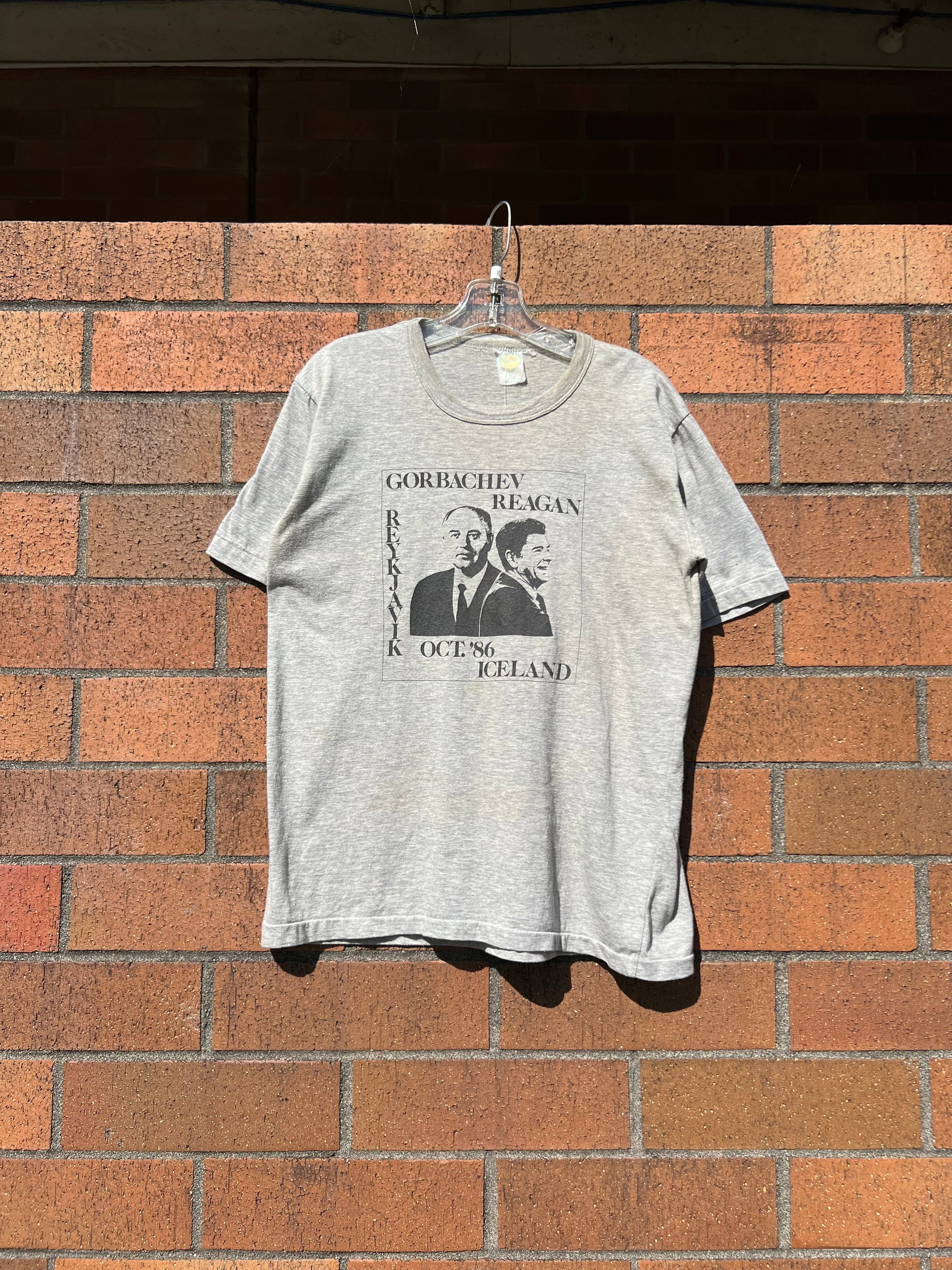 1986 Gorbachev vs Reagan Tee Sz XL