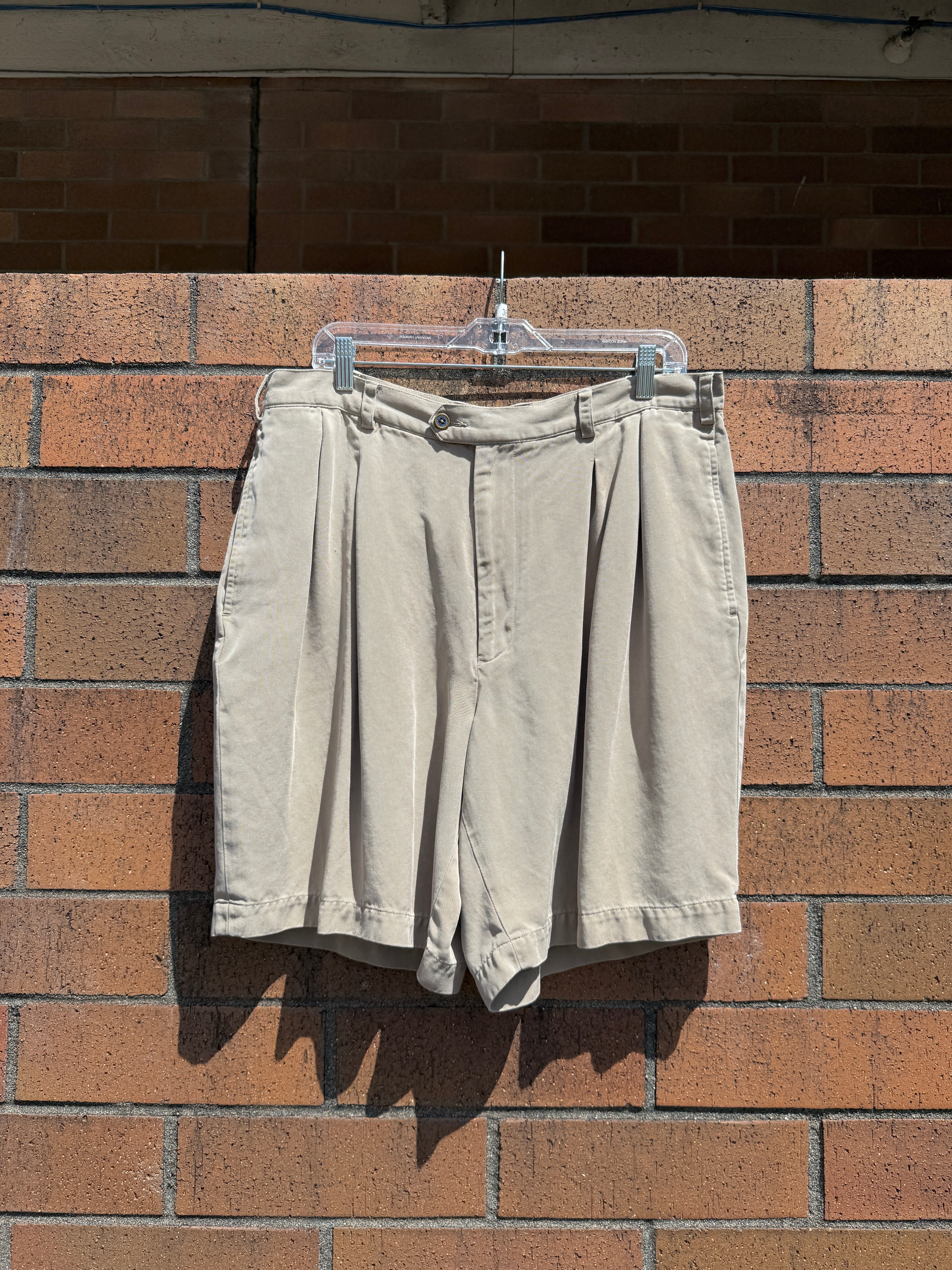 90s Callaway by Nordstrom Beige Baggy Pleated Golf Shorts Size 38