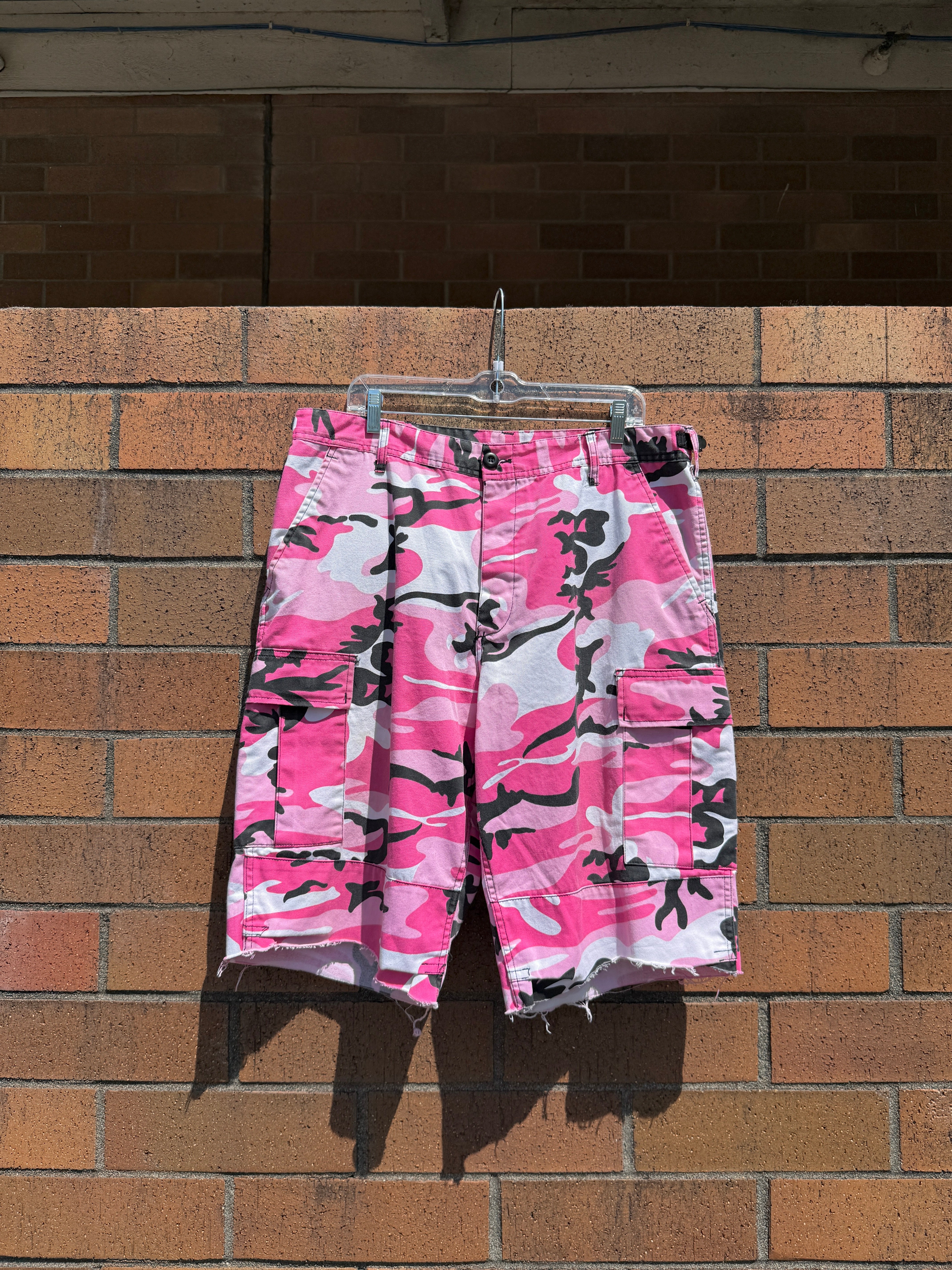 Rothco Pink Camo Cargo Shorts Size L