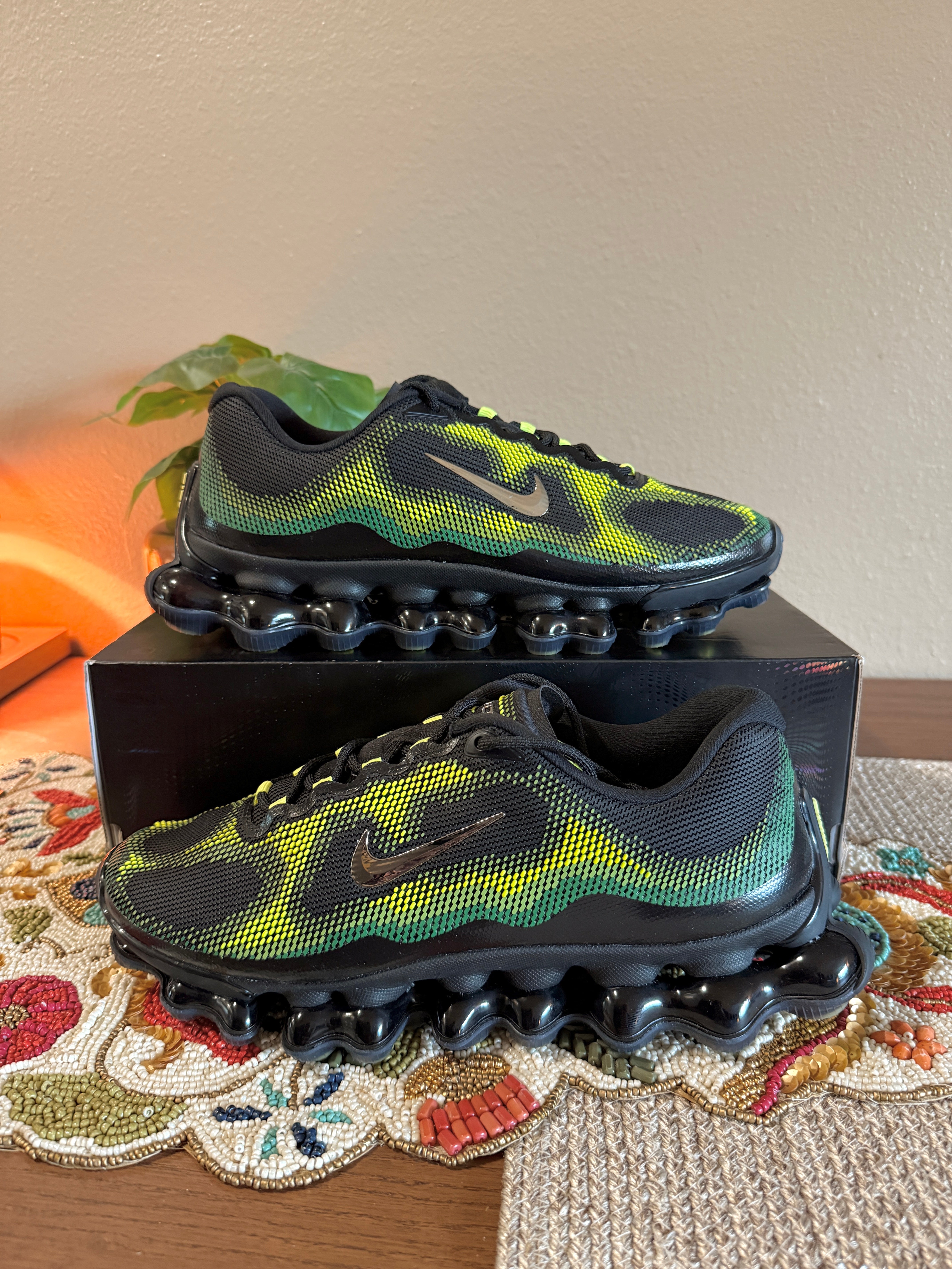 Nike Air Liquid Max Black Green Apple Size 10 MISSING LID