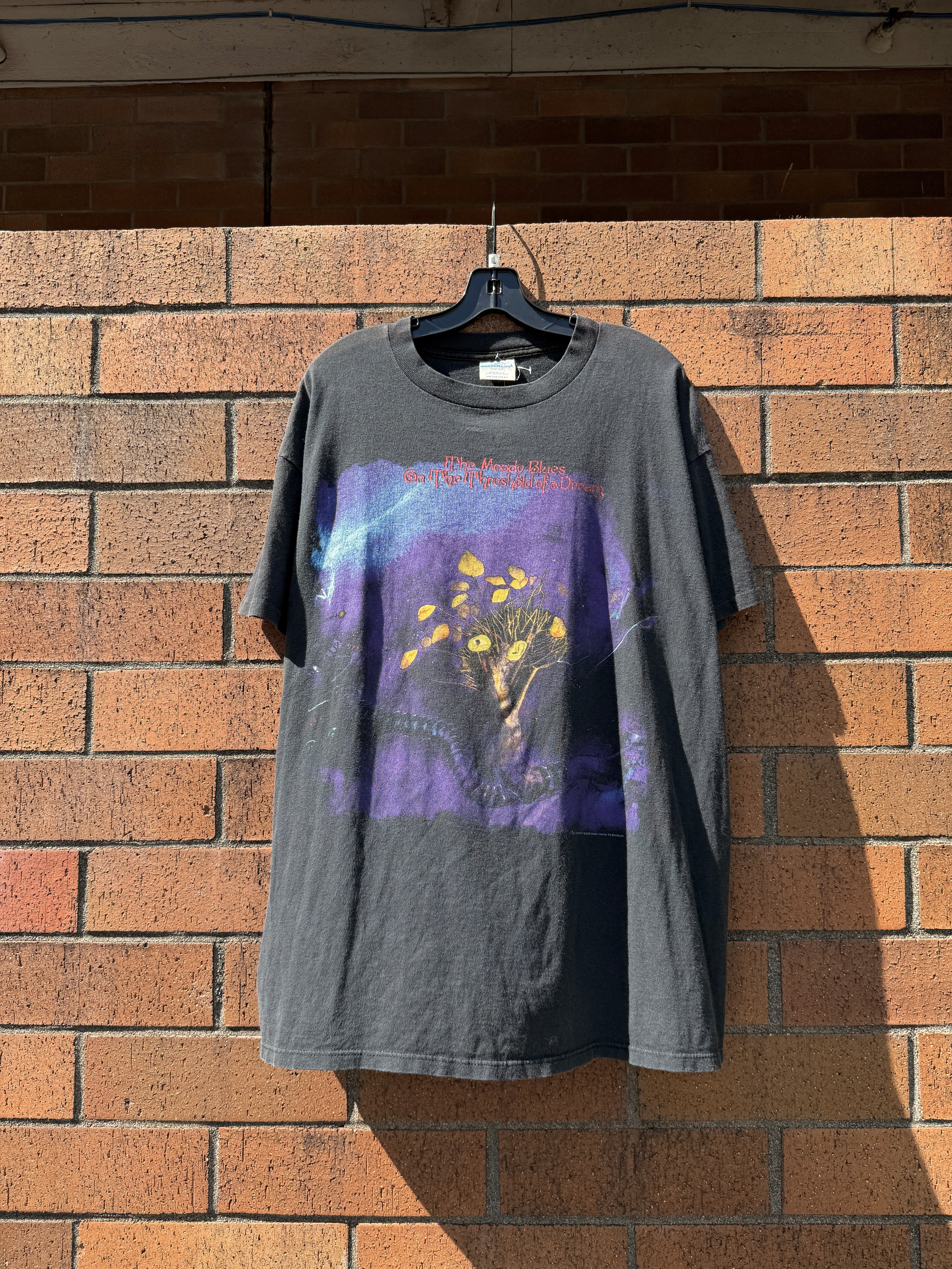 1995 The Moody Blues On The Threshold of a Dream Tee Size XL
