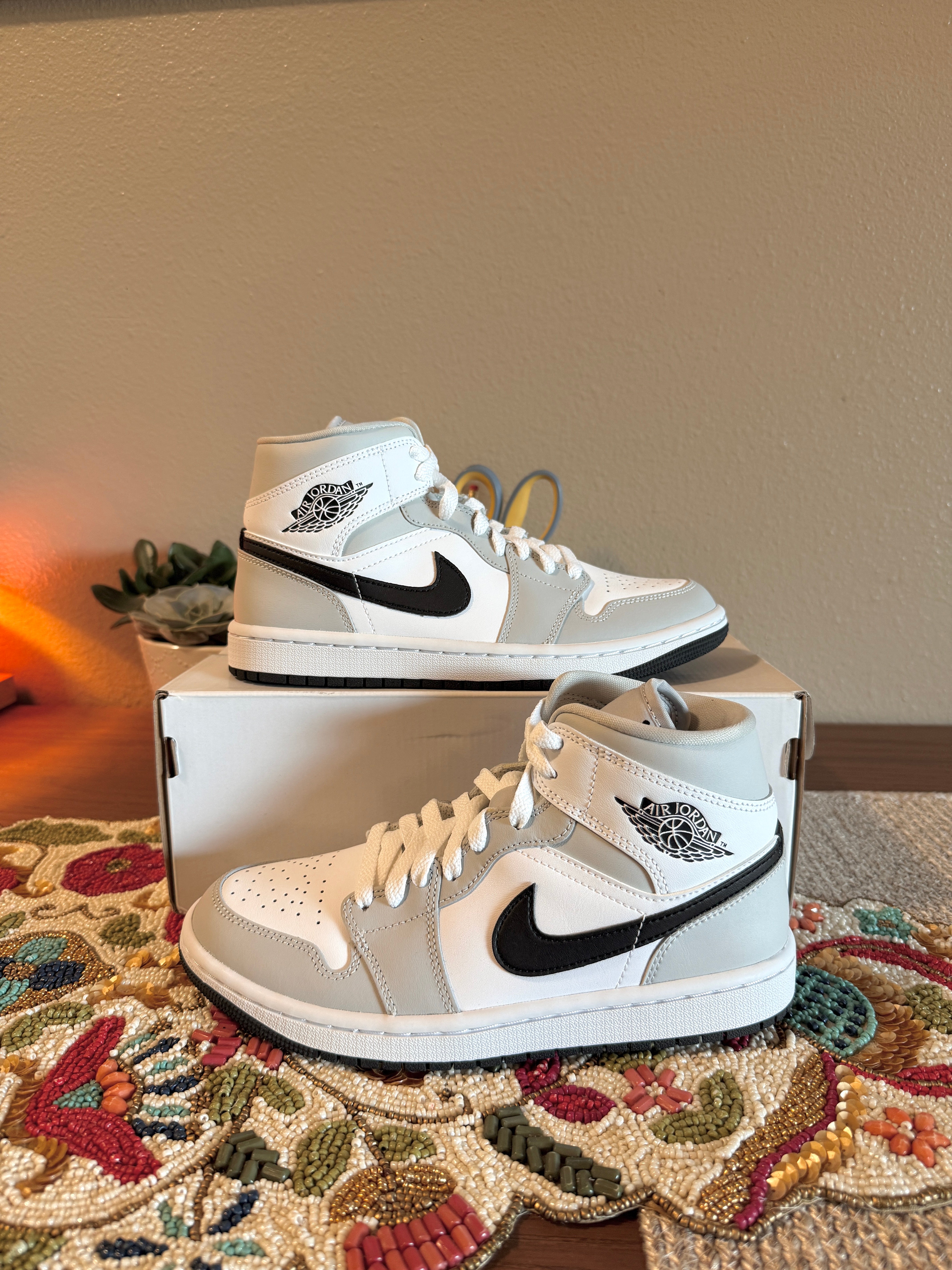 Jordan 1 Mid Light Smoke Grey (Women's) Size 7