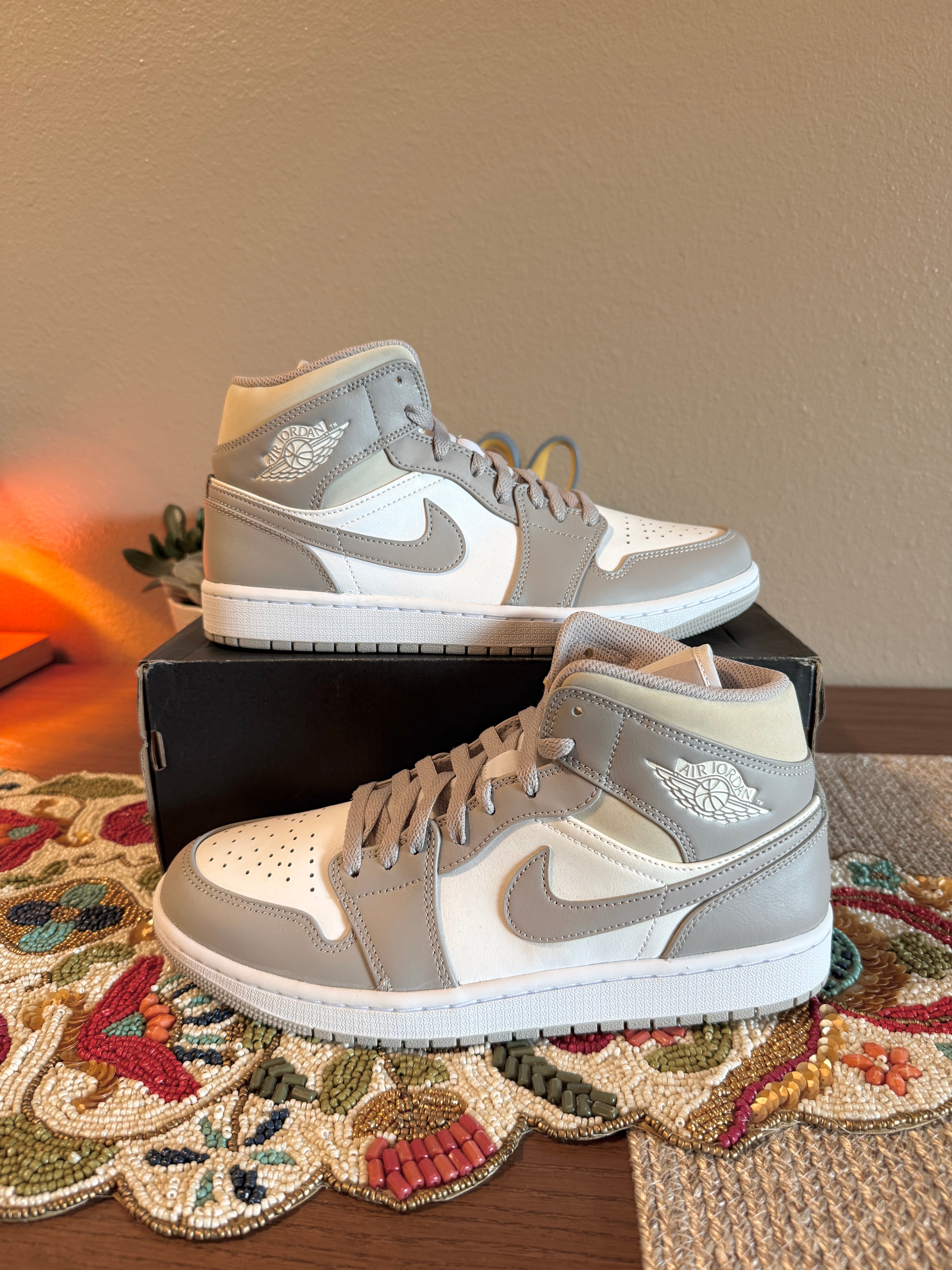 Jordan 1 Mid Linen Size 10.5