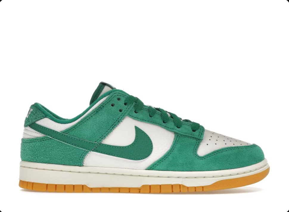 Nike Dunk Low SE Malachite Size 7.5 (NO BOX LID)