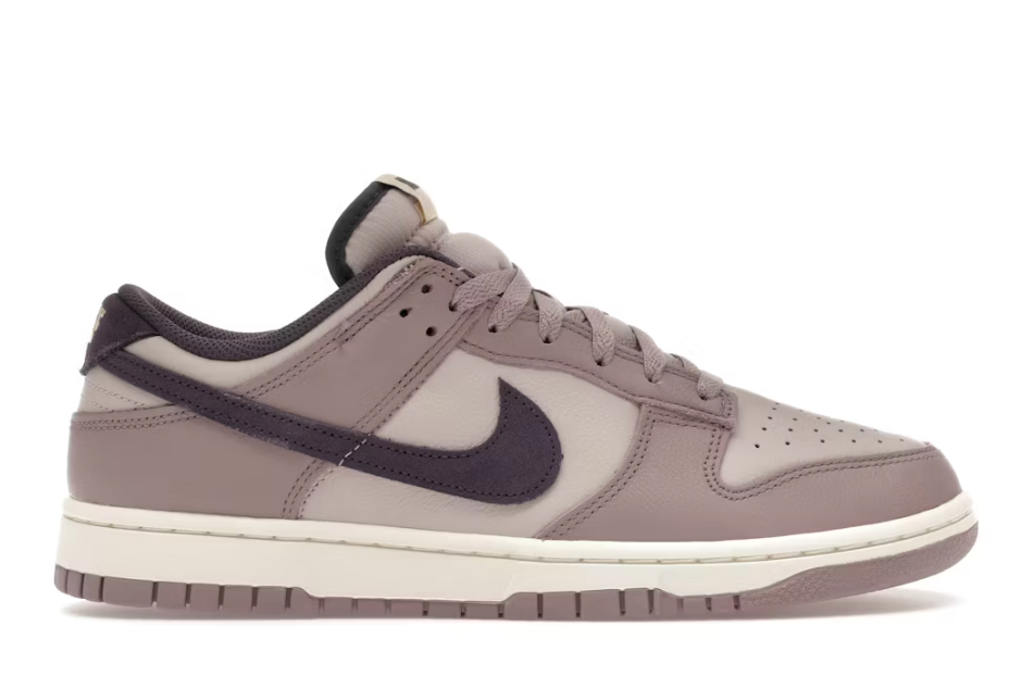Nike Dunk Low SE Light Violet Ore Sz 11 (NO BOX LID)