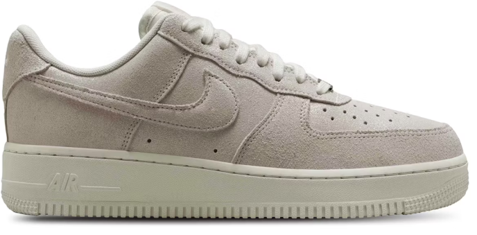 Nike Air Force 1 Low '07 SE Sail Glittery Suede (Women's) SZ 10W/8.5M MISSING LID