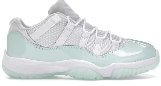 Jordan 11 Retro Low Igloo (Women's) SZ 11.5W/10M MISSING LID