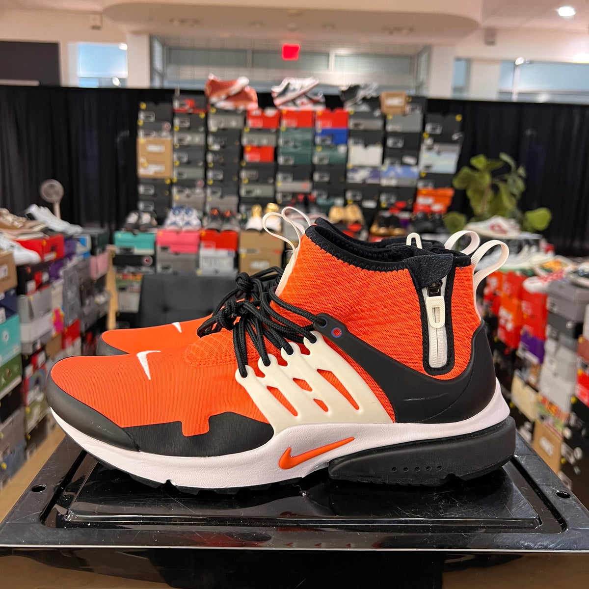 Nike Air Presto Mid Utility Black Orange used no box