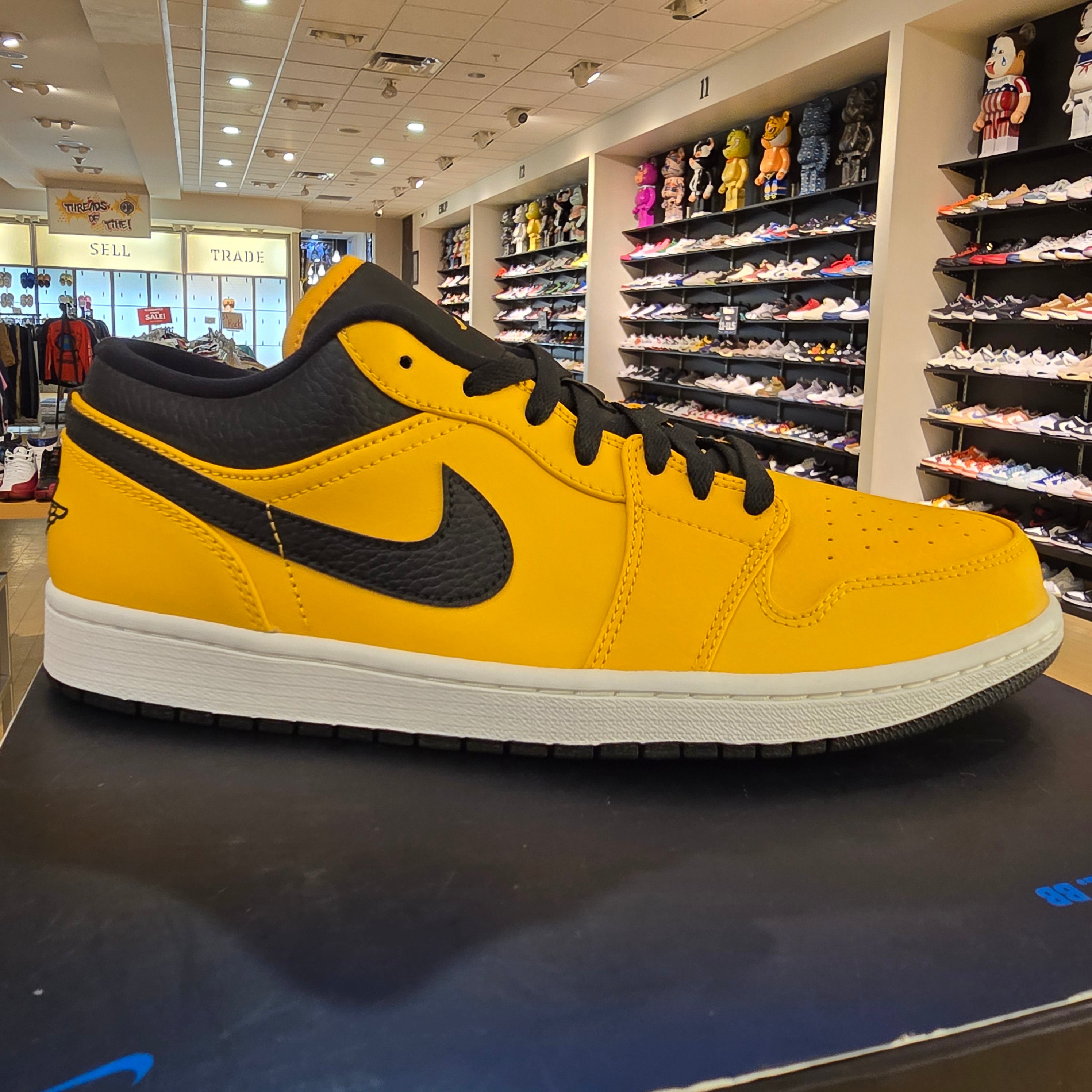 Jordan 1 Low University Gold SZ 11.5