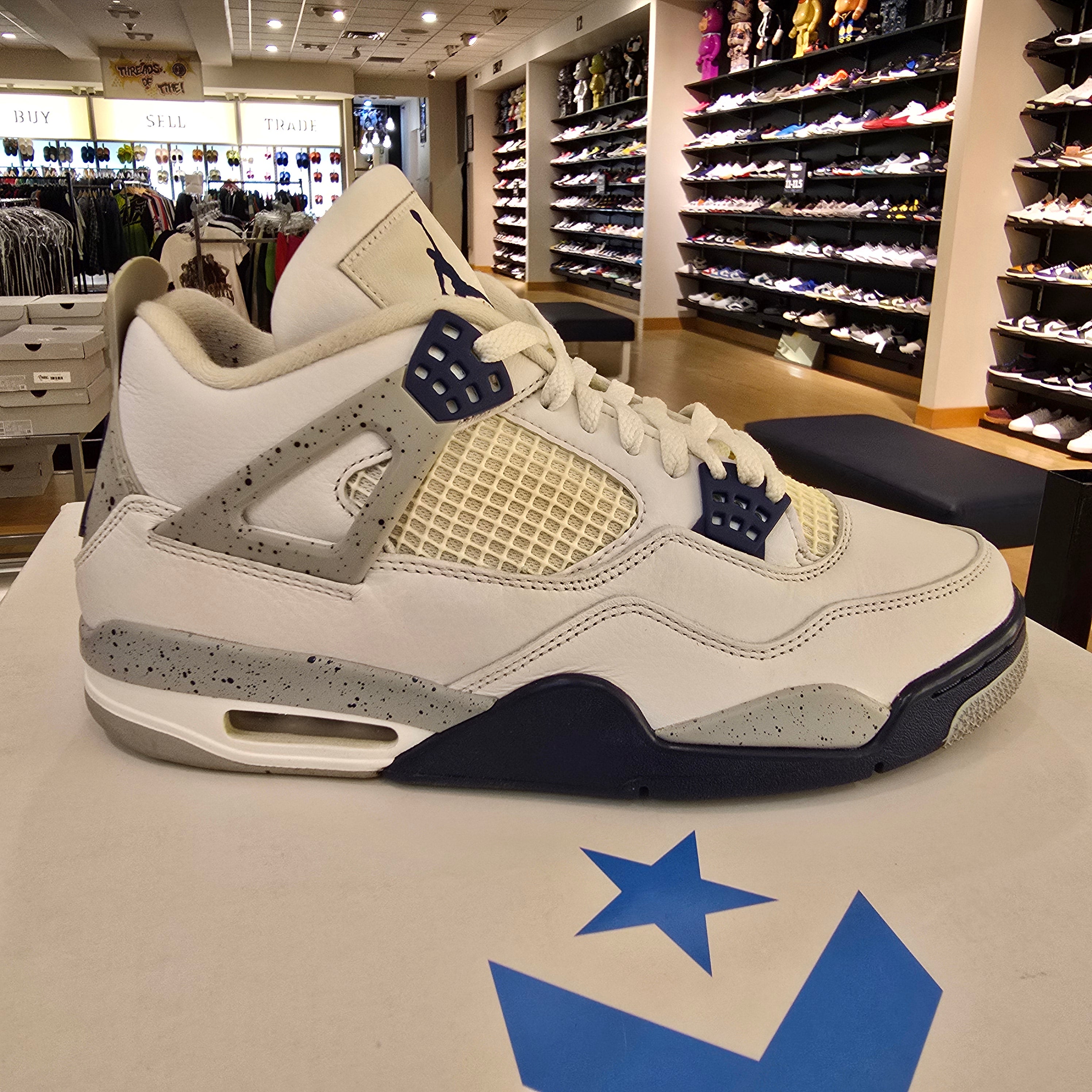 Jordan 4 Retro Midnight Navy SZ 10.5 USED