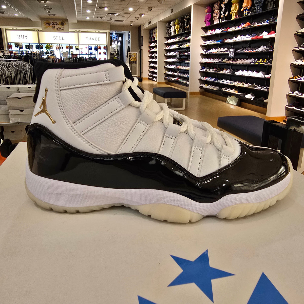 Jordan 11 Retro DMP Gratitude (2023) SZ 8 USED