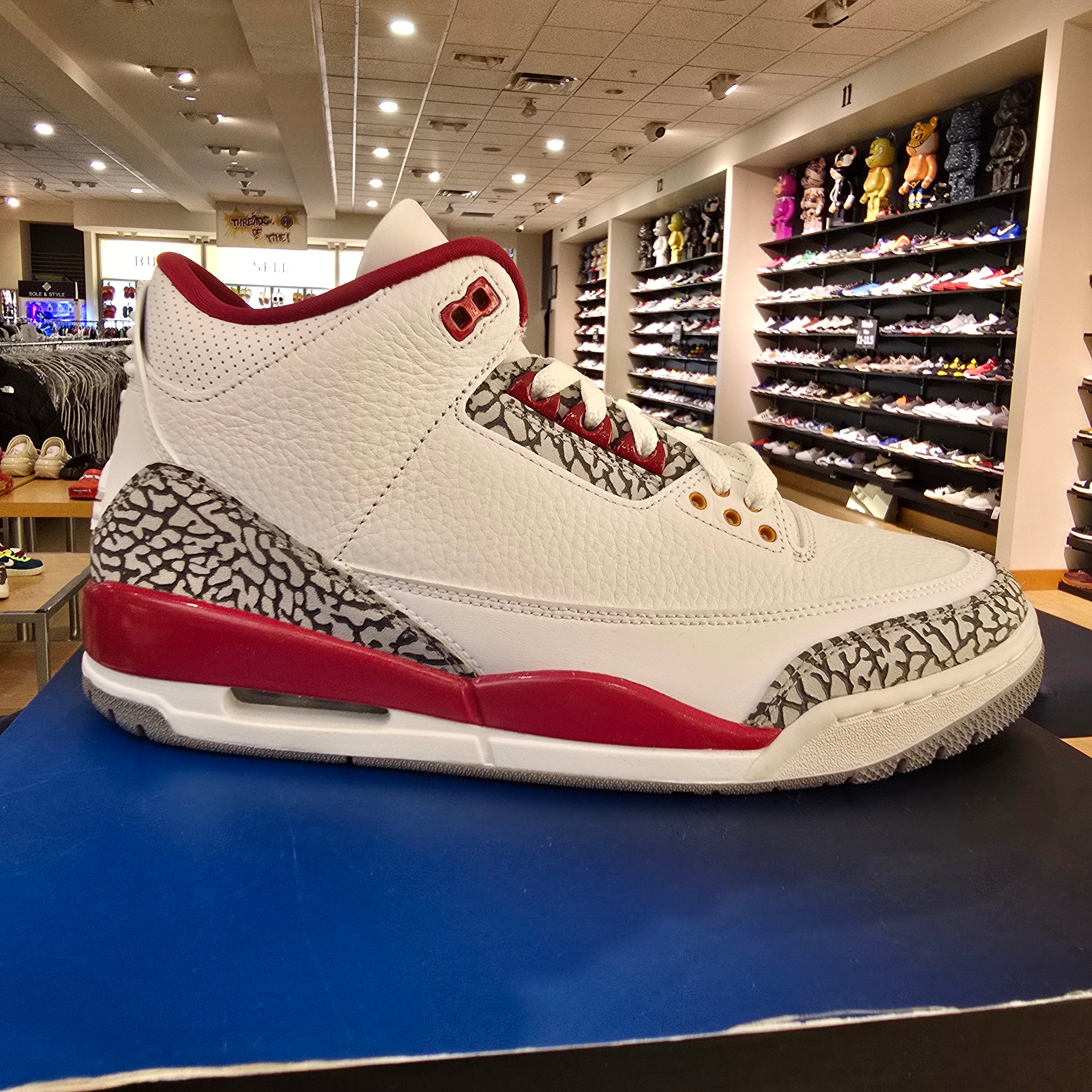 Jordan 3 Retro Cardinal Red SZ 10