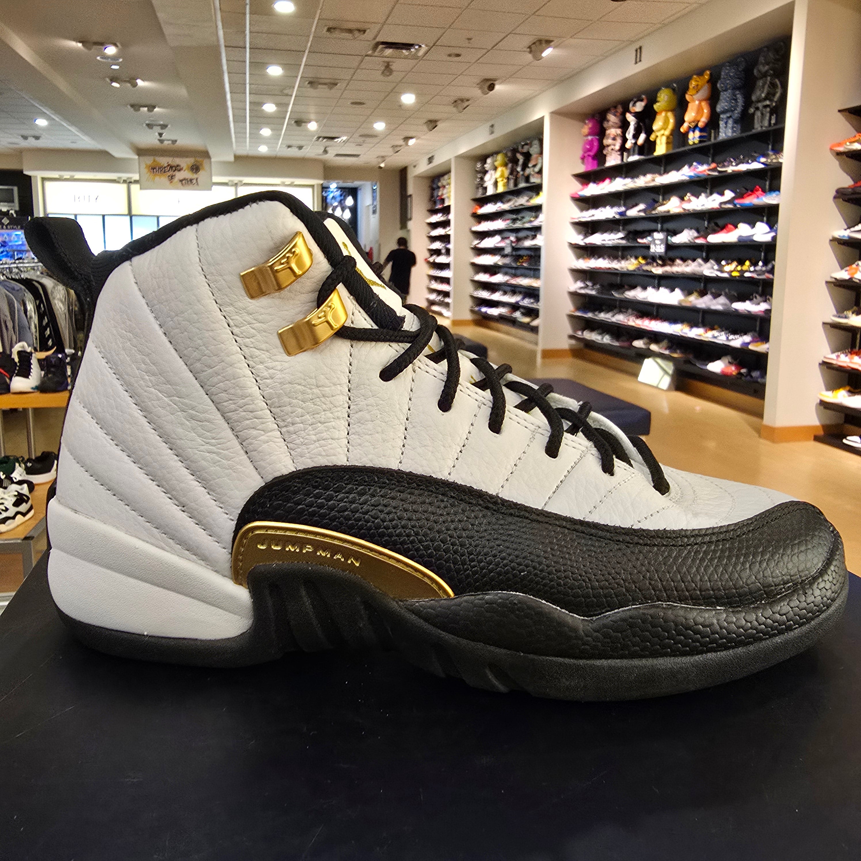 Jordan 12 Retro Royalty Taxi (GS) SZ 5.5Y USED