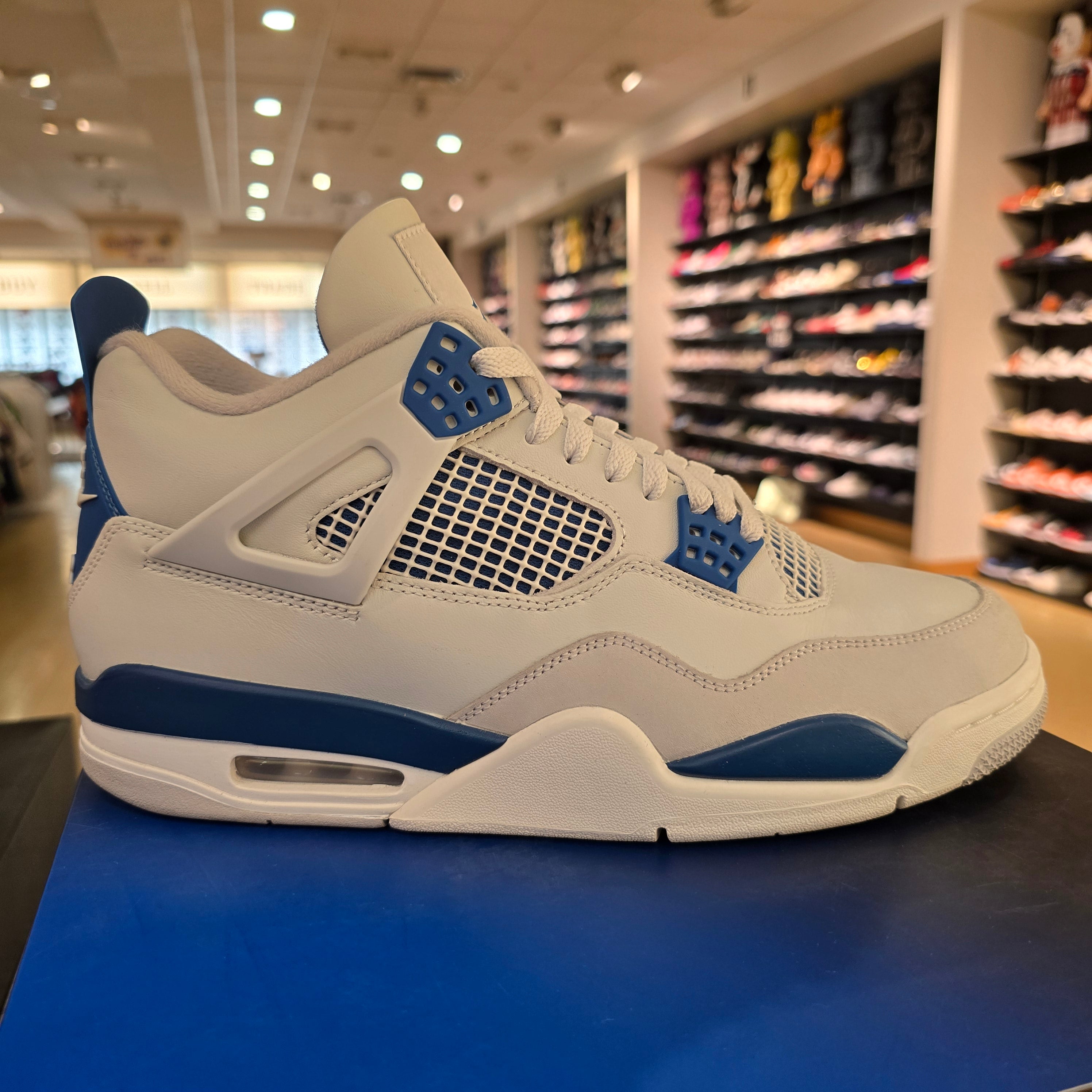 Jordan 4 Retro Military Blue 2024 SZ 11 USED