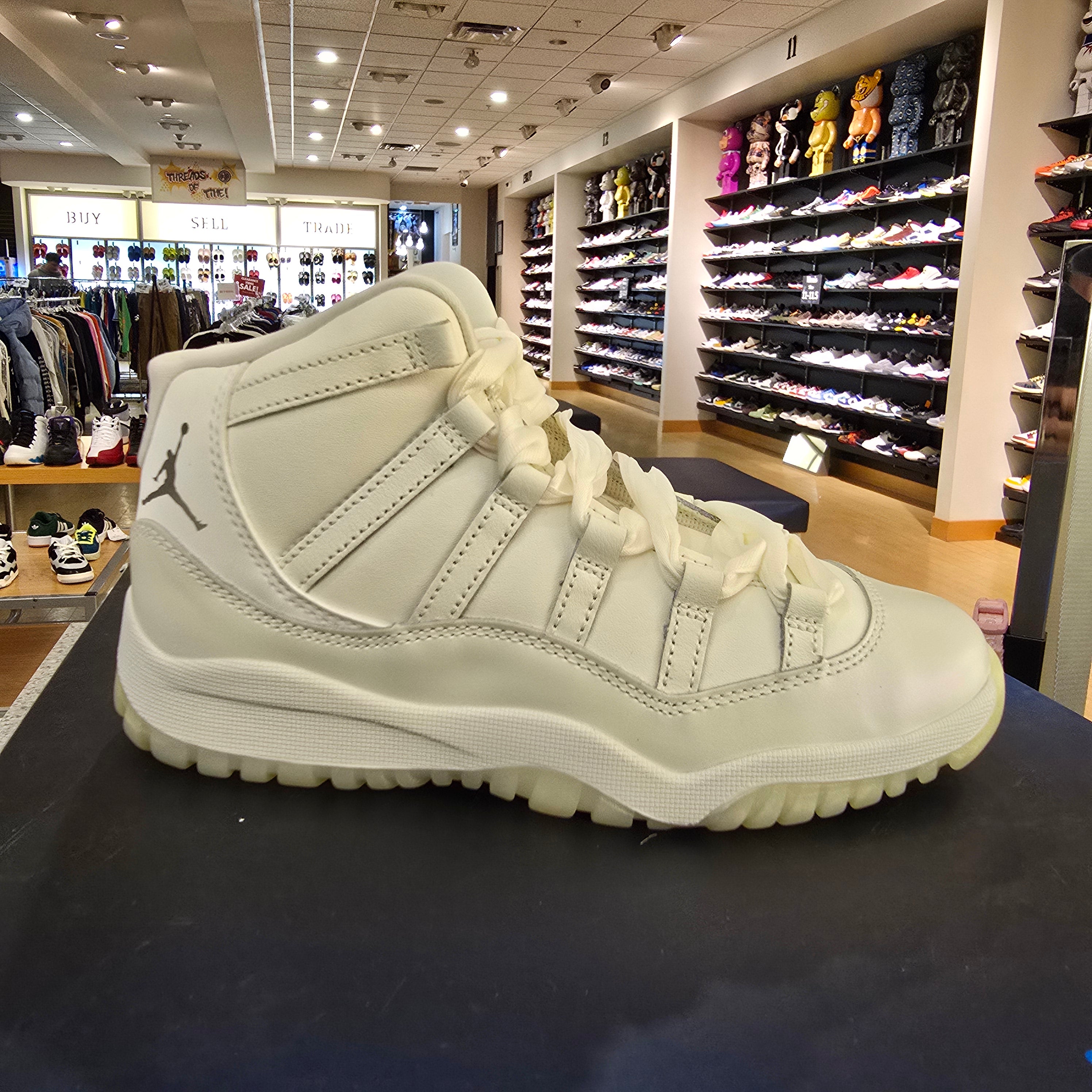 Jordan 11 Retro Pearl (PS) SZ 3Y MISSING LID