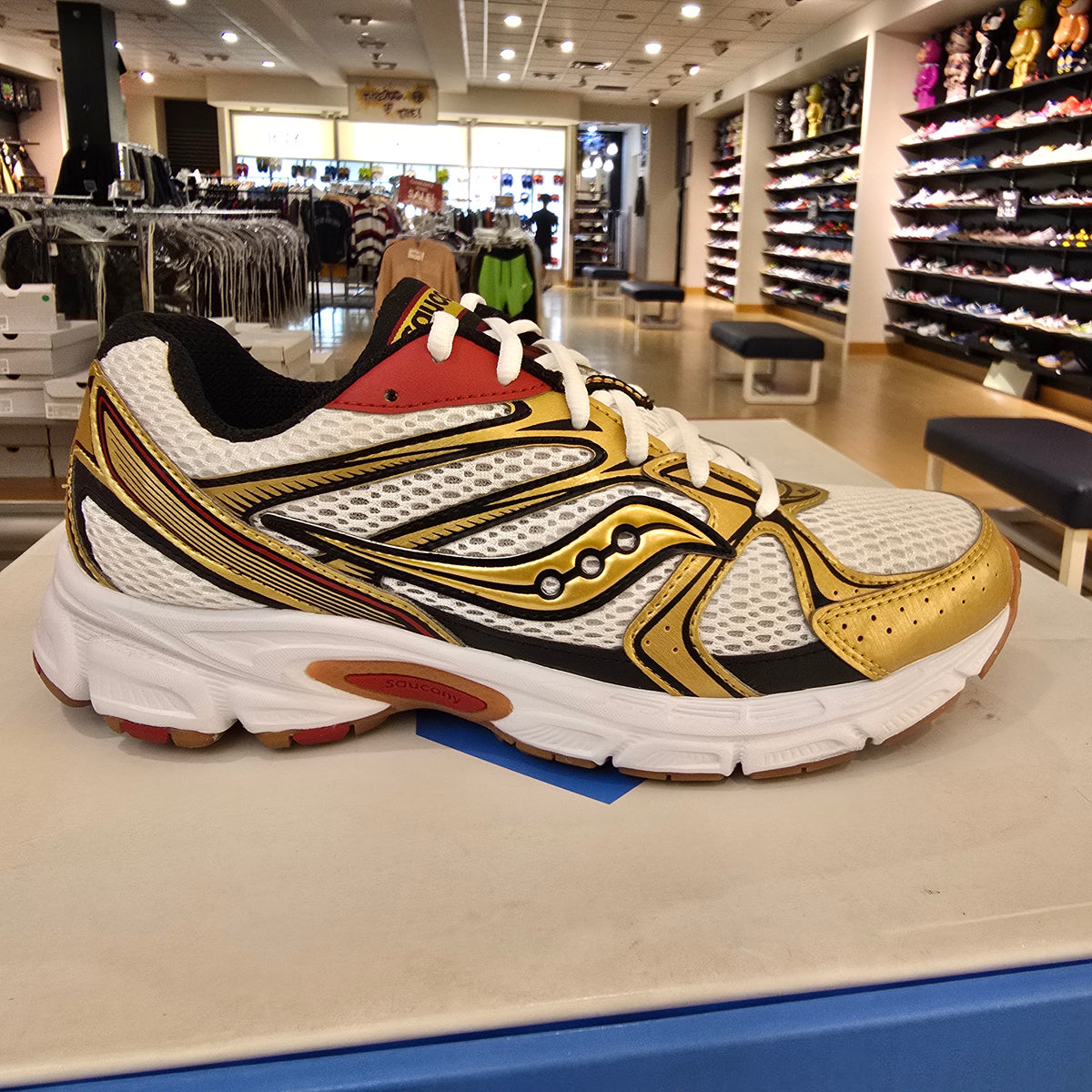 Saucony Ride Millennium White Gold SZ 8 USED