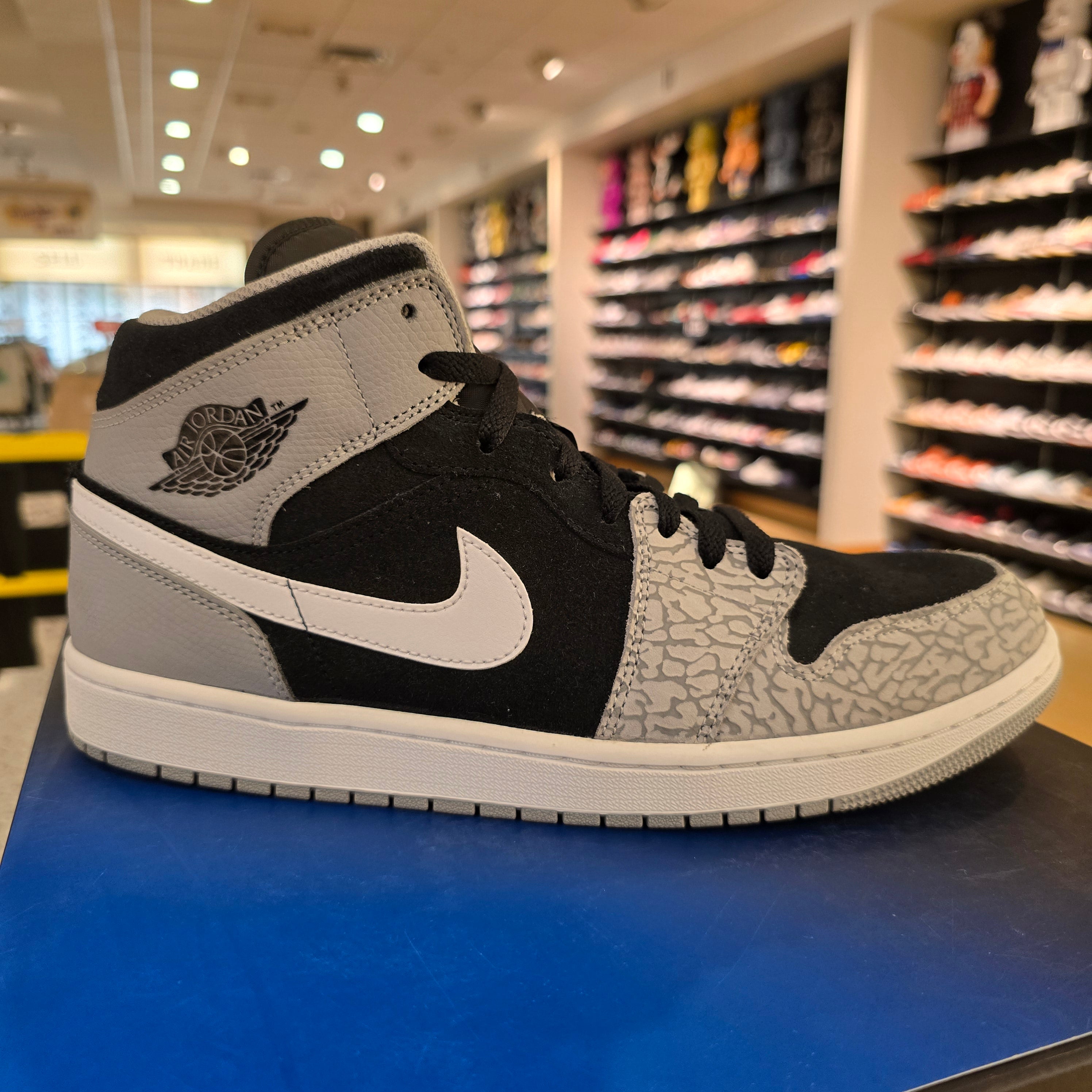 Jordan 1 Mid SE Elephant Print SZ 11.5 USED