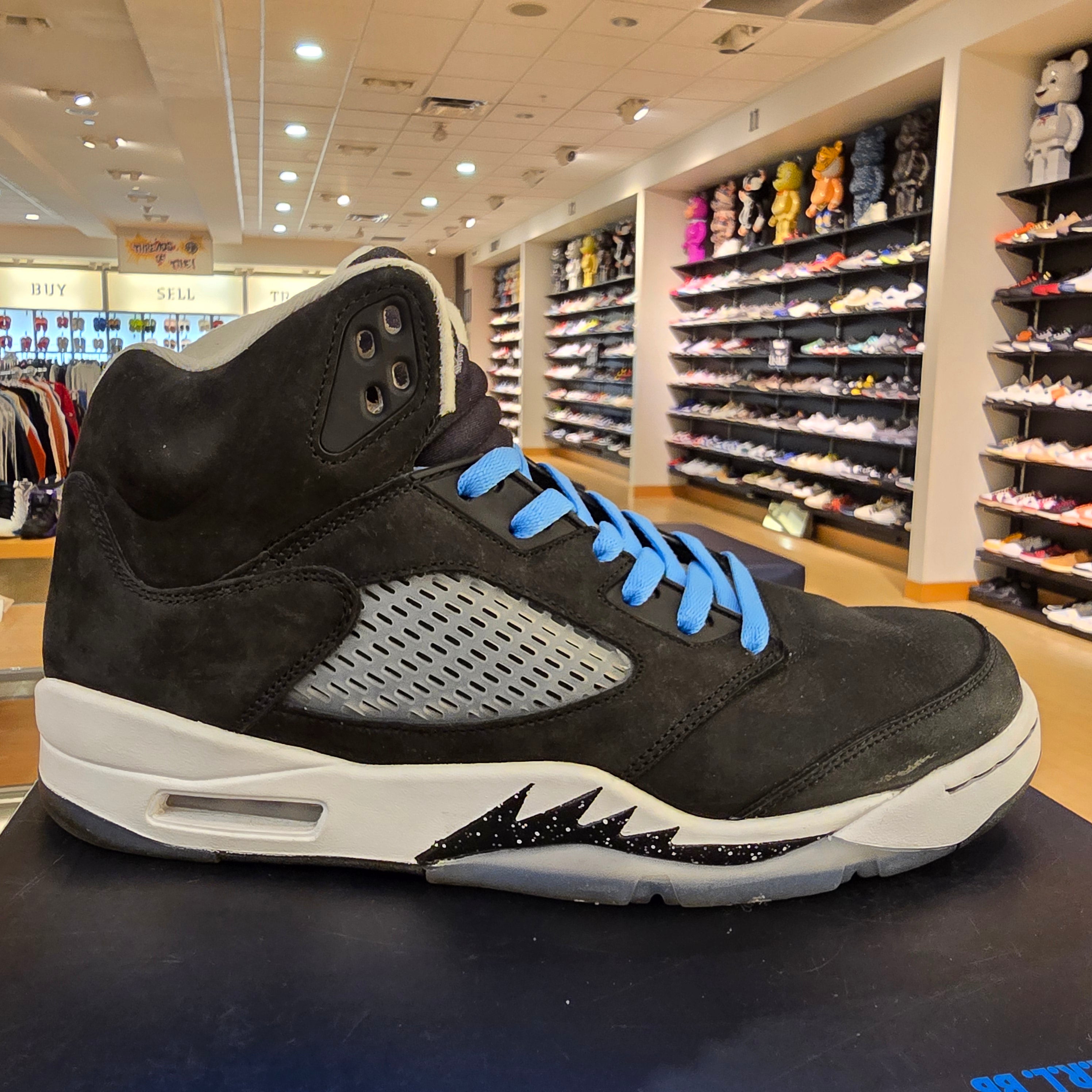 Jordan 5 Retro Moonlight (2021) SZ 10 USED