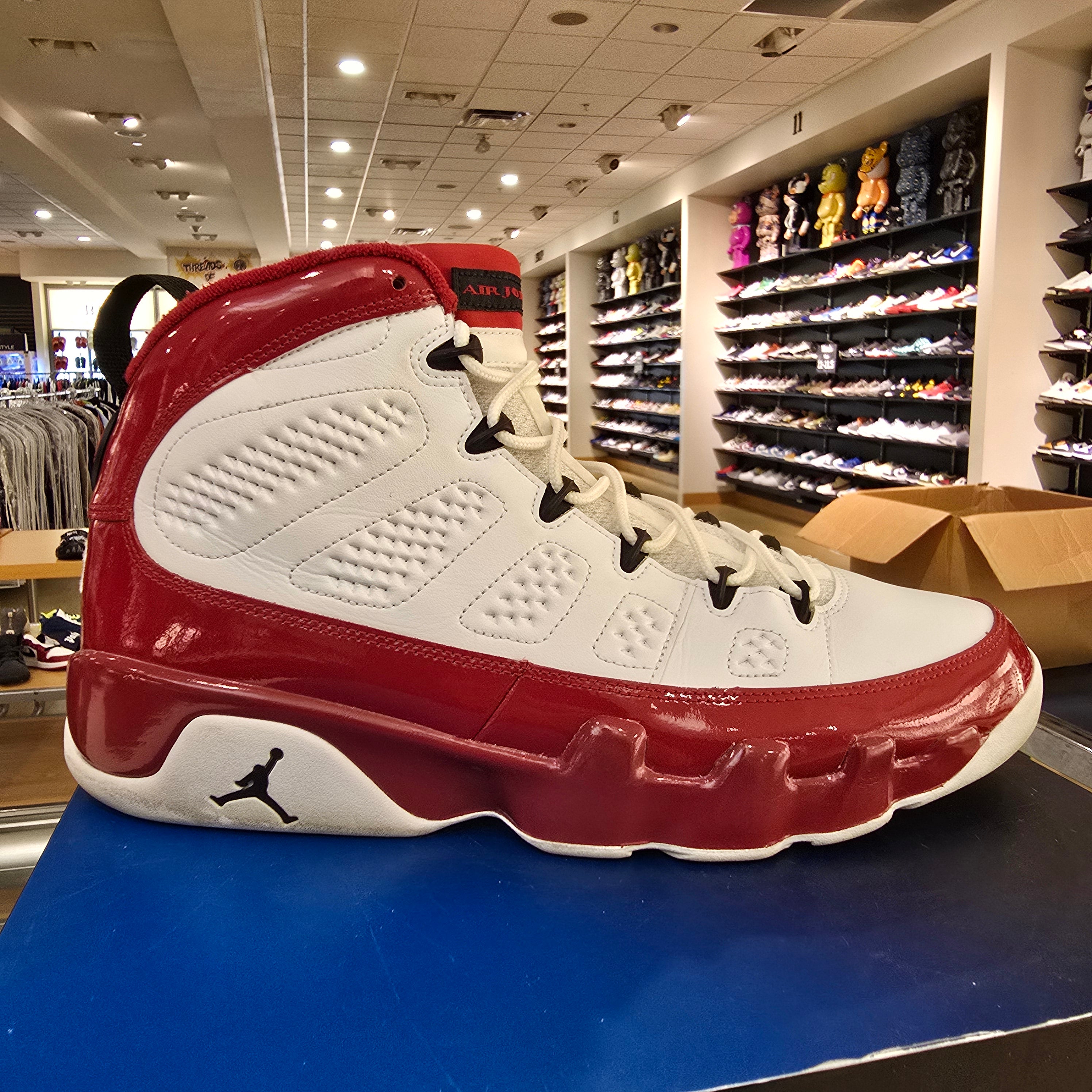 Jordan 9 Retro White Gym Red SZ 12 USED