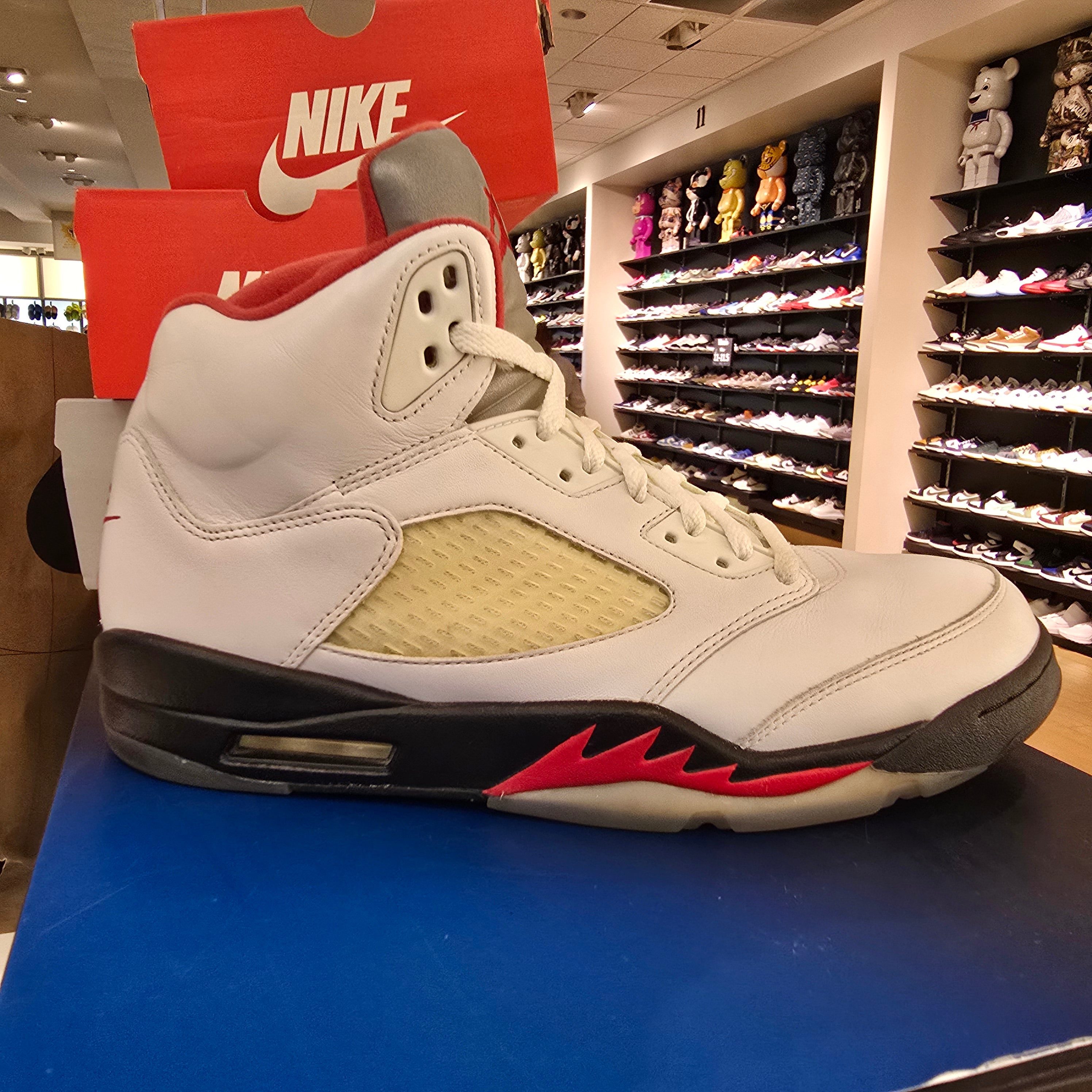 Jordan 5 Retro Fire Red Silver Tongue (2020) SZ 12 USED NO BOX