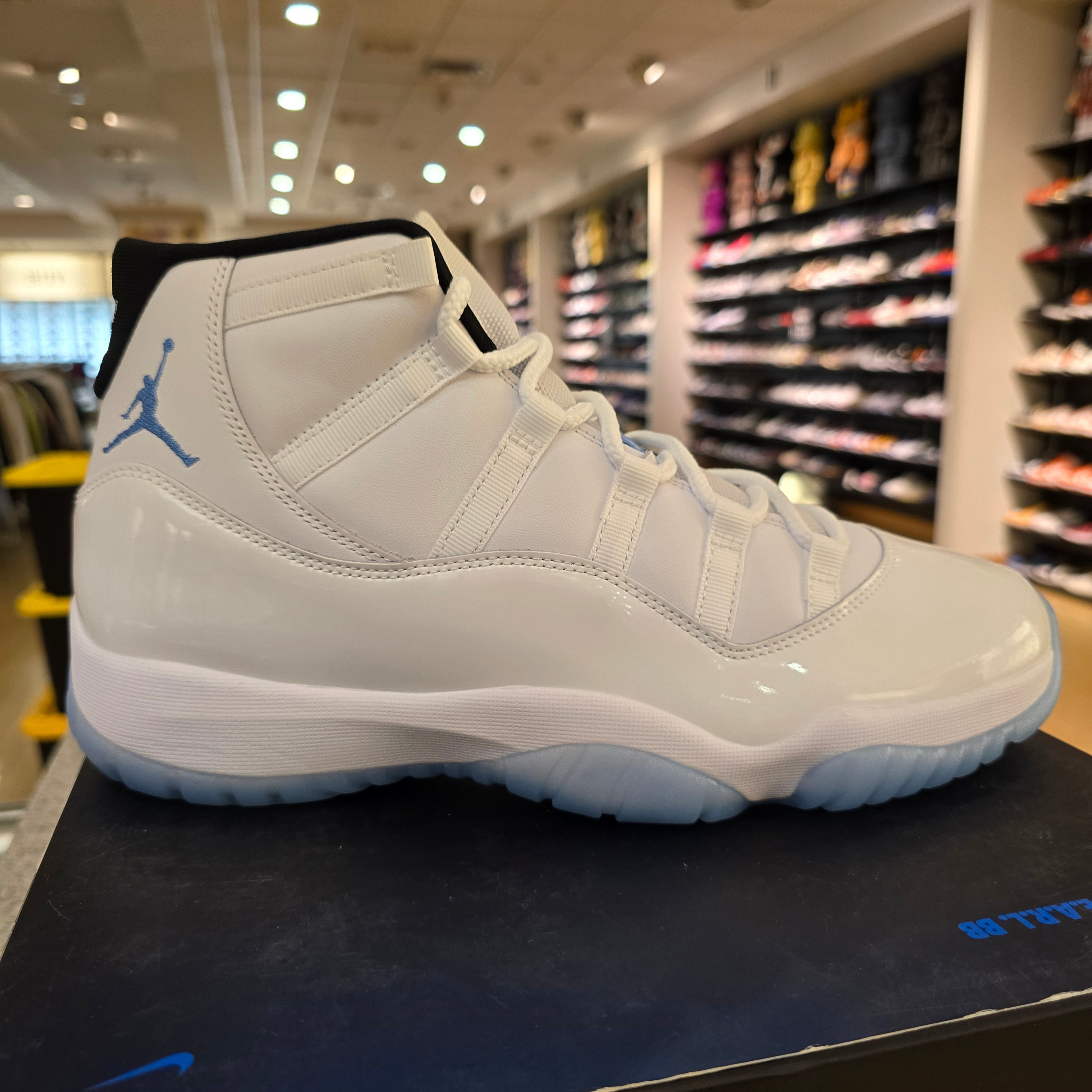 Jordan 11 Retro Legend Blue (2024) SZ 12