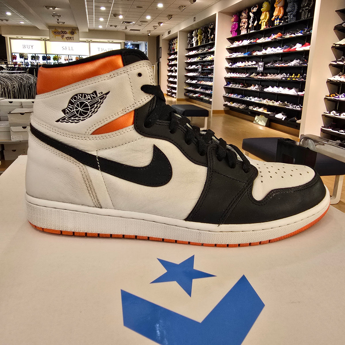 Jordan 1 Retro High Electro Orange SZ 12 USED NO BOX