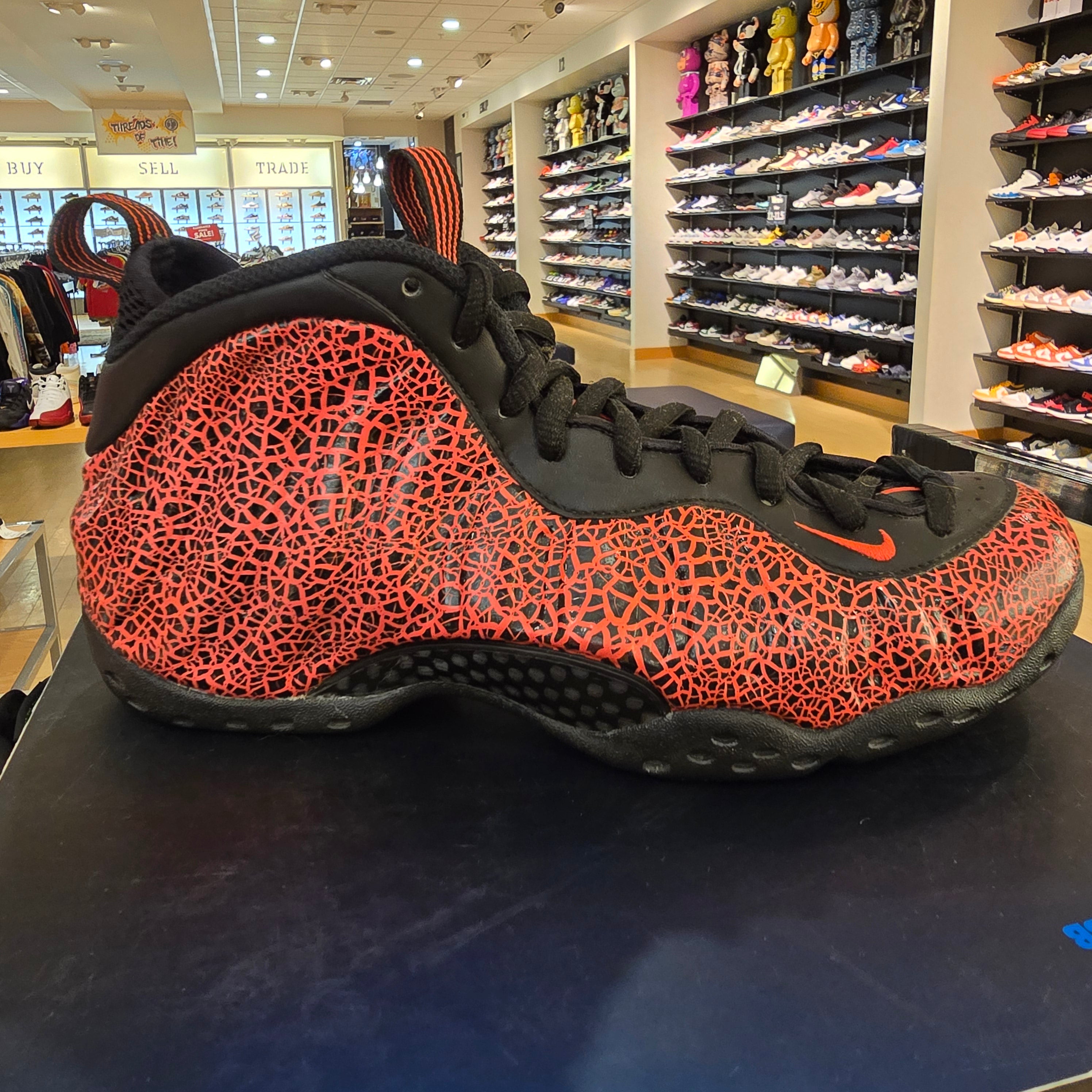 Nike Air Foamposite One Cracked Lava Sz 8 USED REP BOX