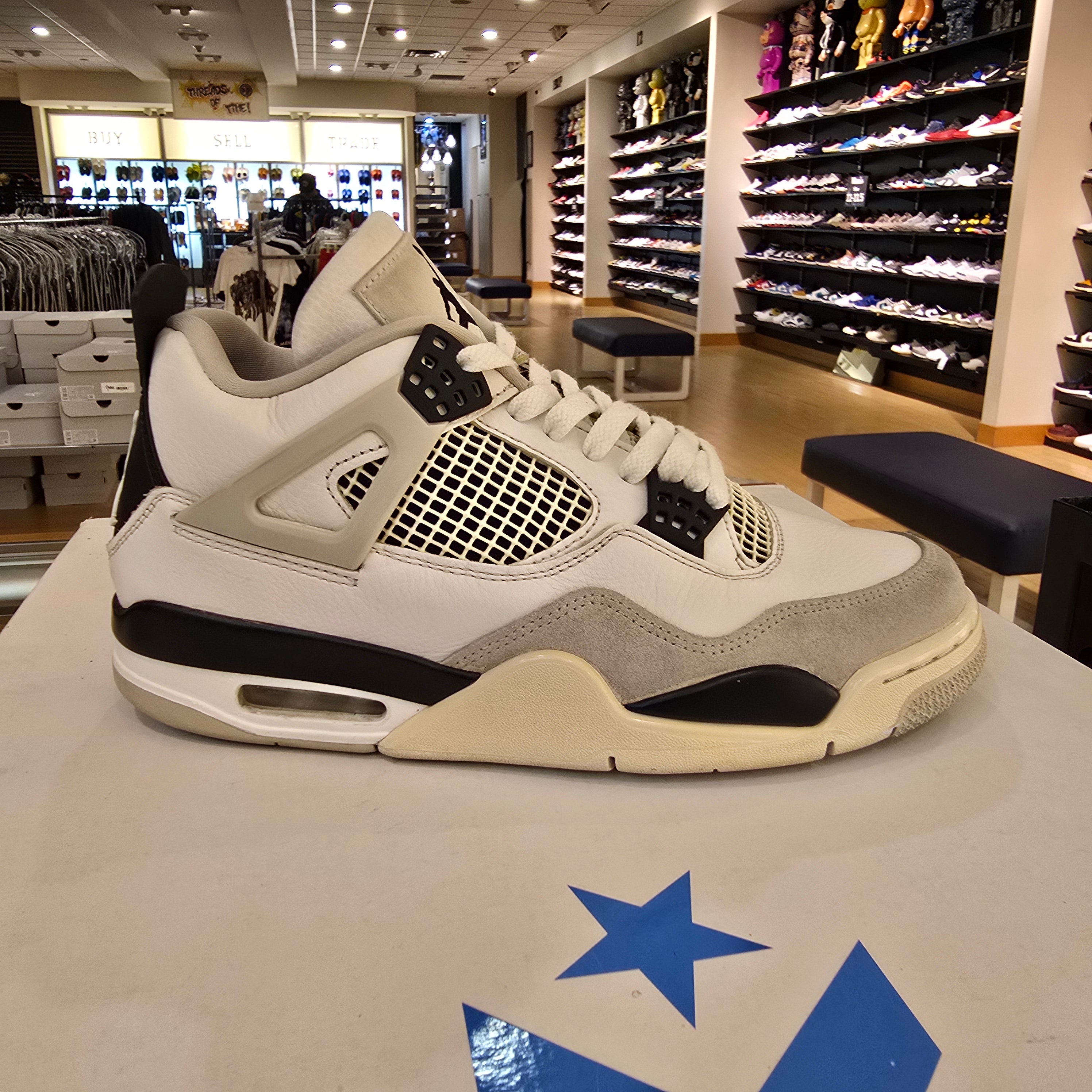 Jordan 4 Retro Military Black SZ 9.5 USED